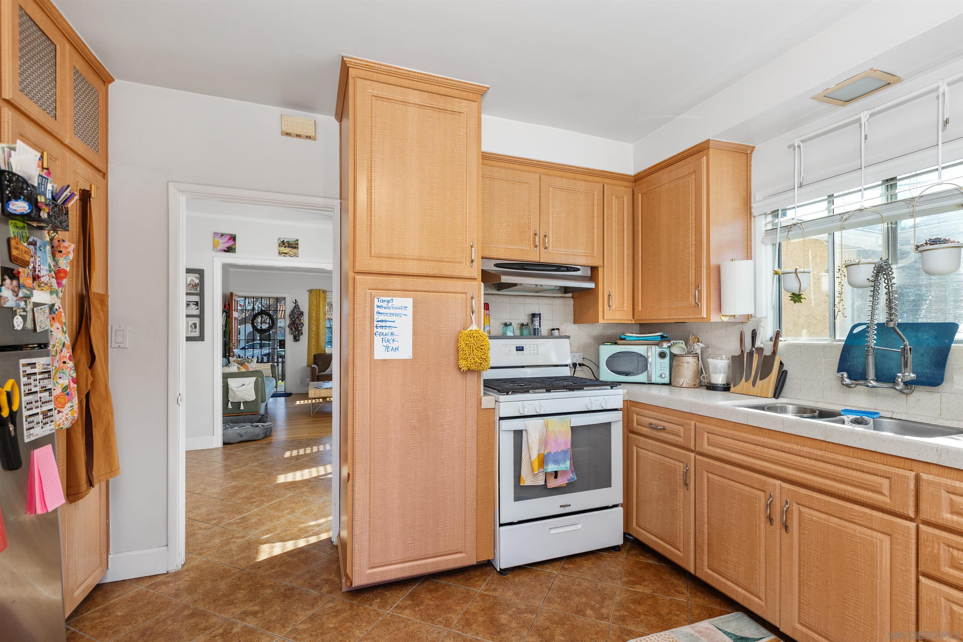 Detail Gallery Image 10 of 53 For 4830-4832  Utah St, San Diego,  CA 92116 - – Beds | – Baths