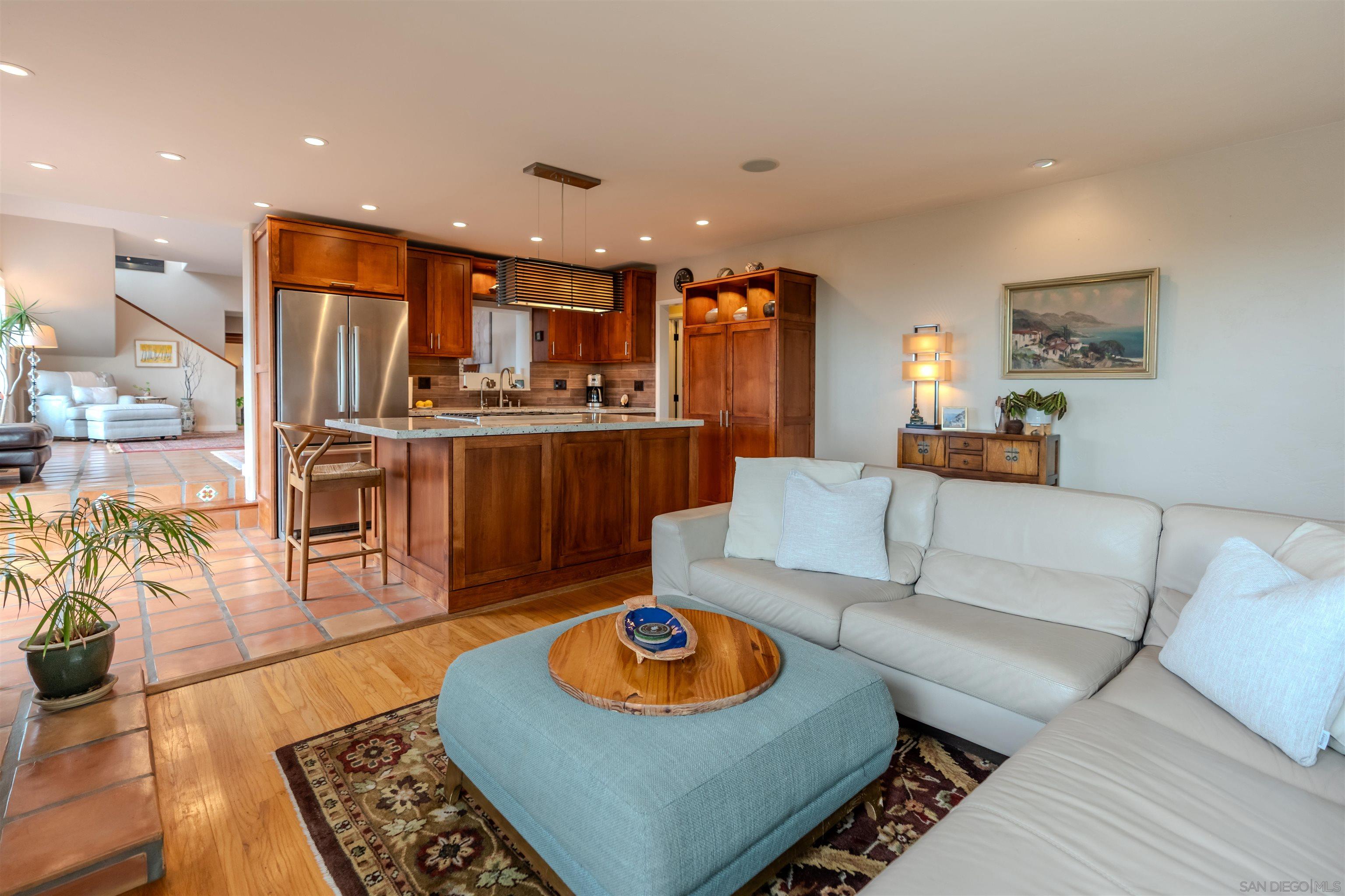 Detail Gallery Image 12 of 42 For 4506  Point Loma Ave, San Diego,  CA 92107 - 4 Beds | 3 Baths