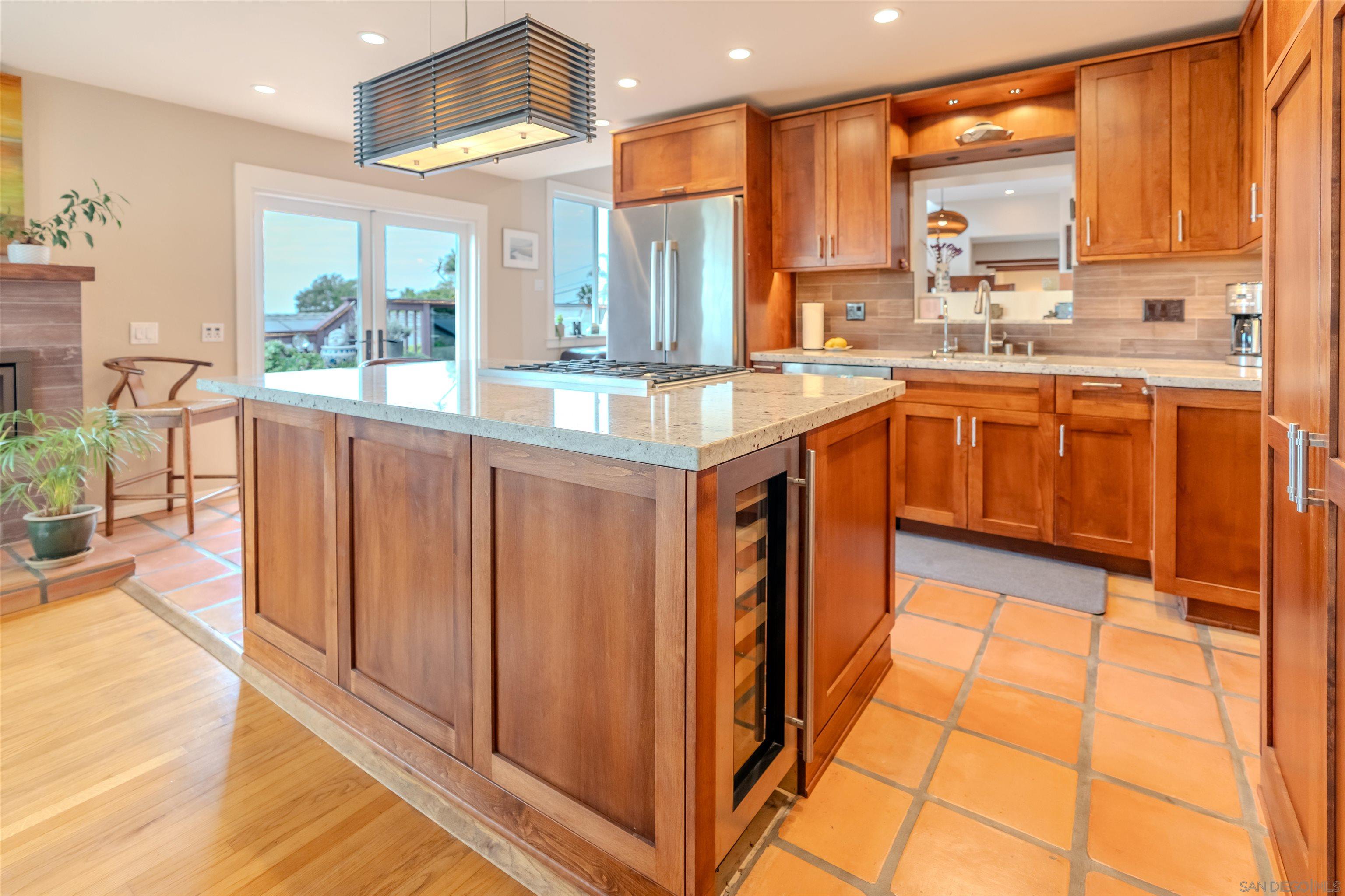 Detail Gallery Image 13 of 42 For 4506  Point Loma Ave, San Diego,  CA 92107 - 4 Beds | 3 Baths