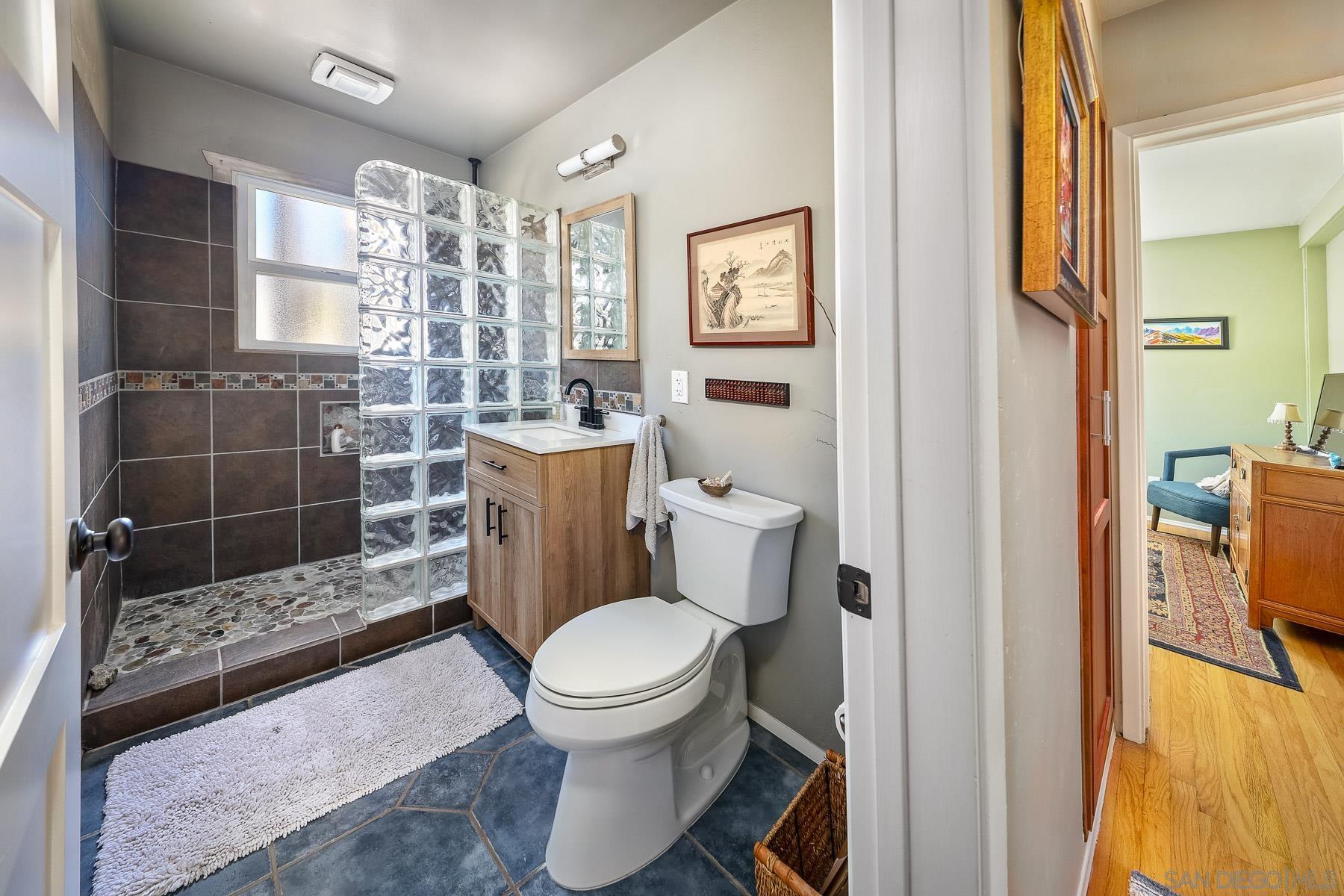 Detail Gallery Image 15 of 42 For 4506  Point Loma Ave, San Diego,  CA 92107 - 4 Beds | 3 Baths