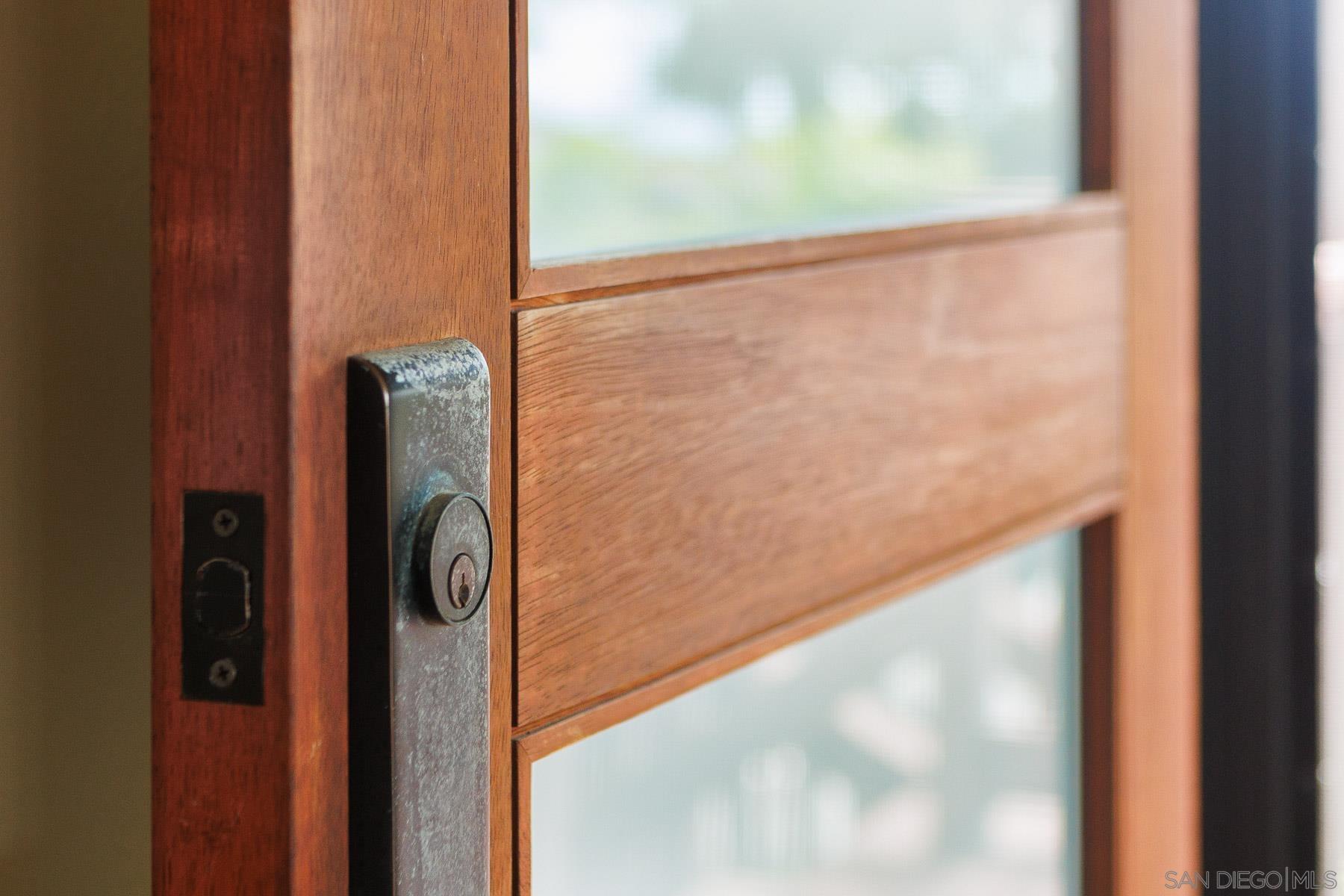 Detail Gallery Image 8 of 42 For 4506  Point Loma Ave, San Diego,  CA 92107 - 4 Beds | 3 Baths