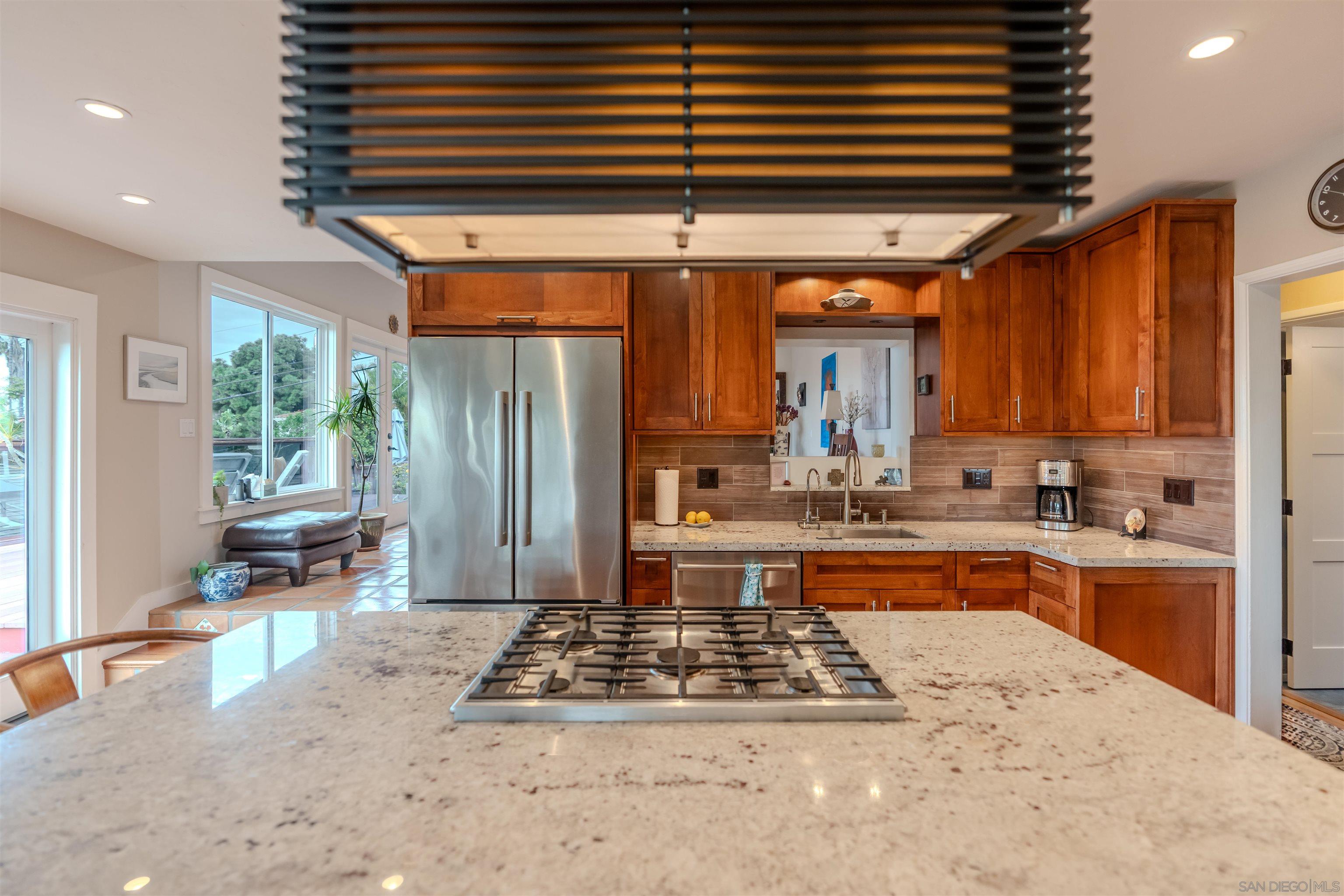 Detail Gallery Image 10 of 42 For 4506  Point Loma Ave, San Diego,  CA 92107 - 4 Beds | 3 Baths