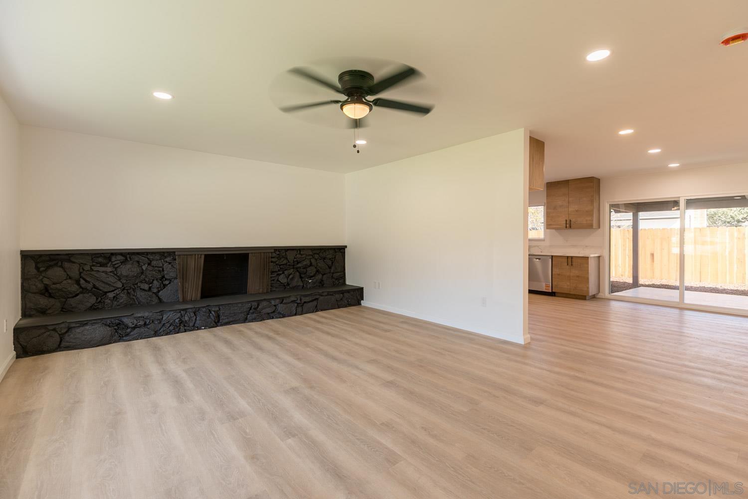 Detail Gallery Image 6 of 28 For 279  Coralwood Ct, Chula Vista,  CA 91910 - – Beds | – Baths