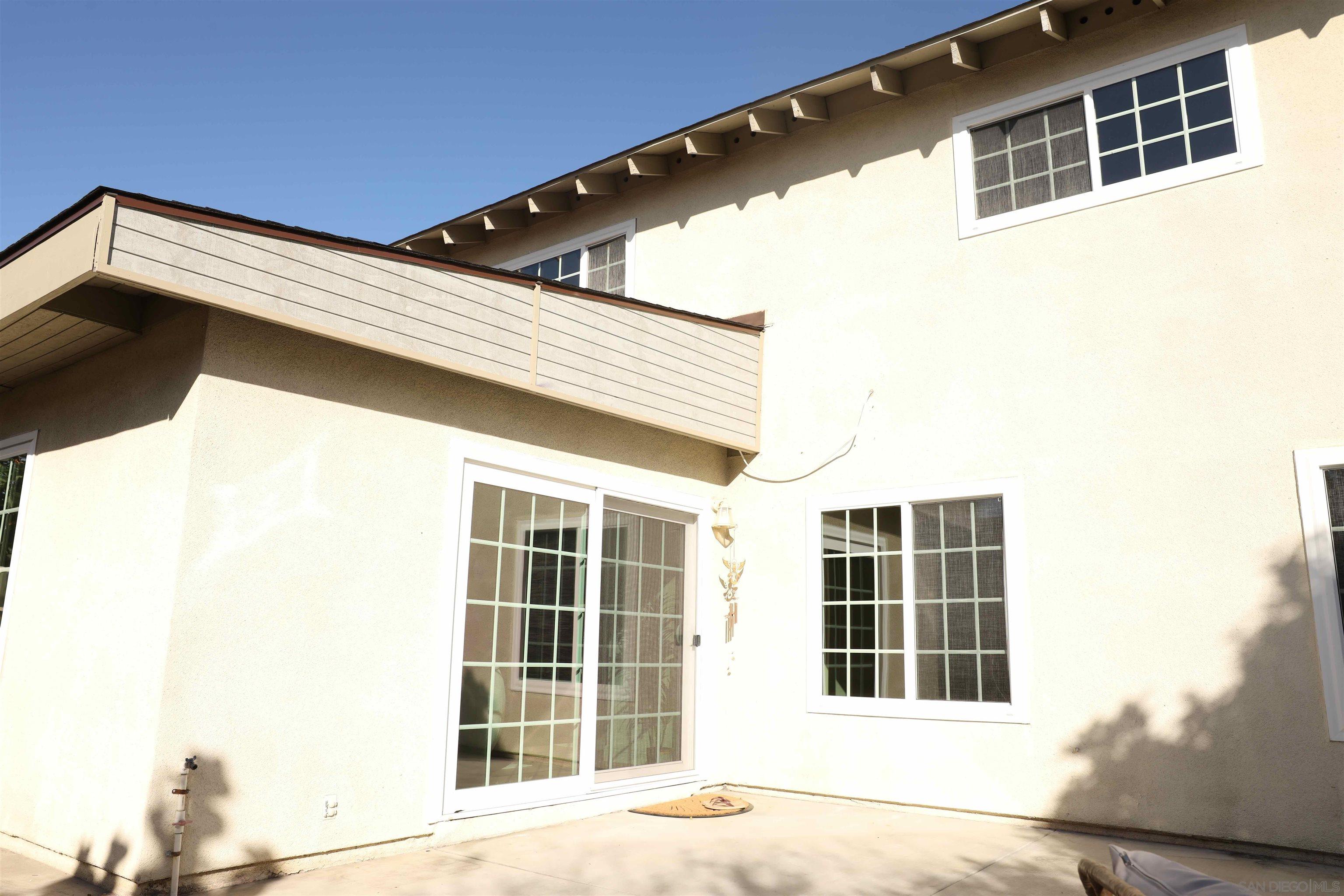 Detail Gallery Image 2 of 40 For 8907  Taurus Place, San Diego,  CA 92126 - 5 Beds | 3 Baths