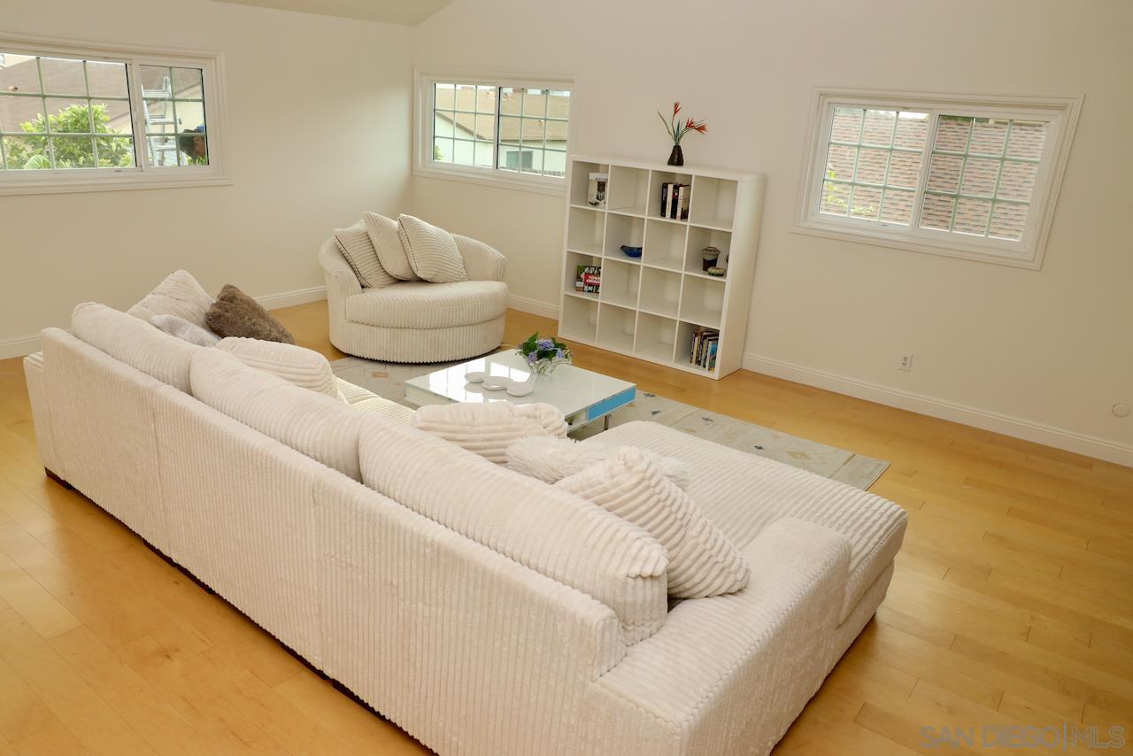 Detail Gallery Image 27 of 40 For 8907  Taurus Place, San Diego,  CA 92126 - 5 Beds | 3 Baths