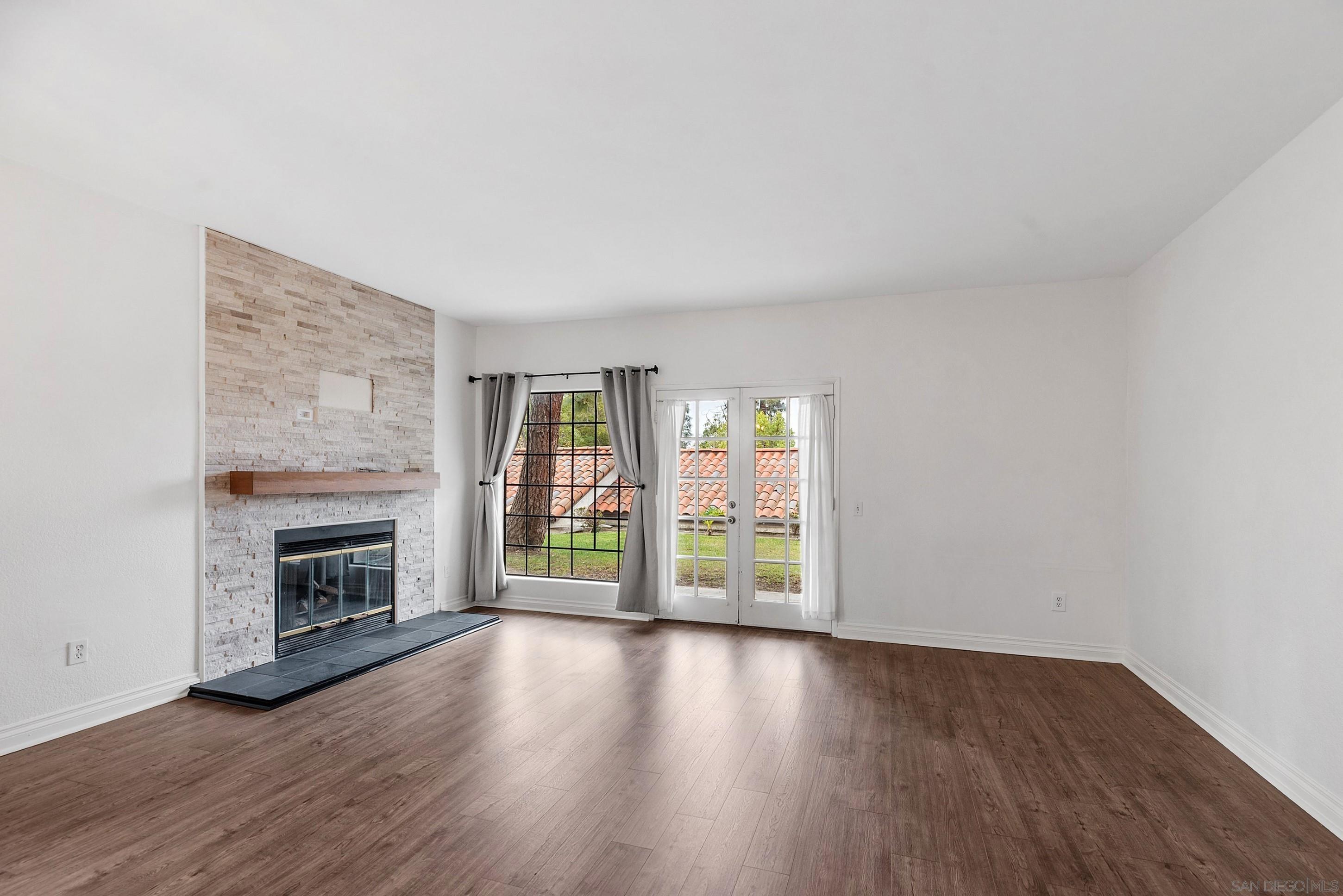 Detail Gallery Image 12 of 50 For 16232  Avenida Venusto  #B,  San Diego,  CA 92128 - 3 Beds | 2 Baths