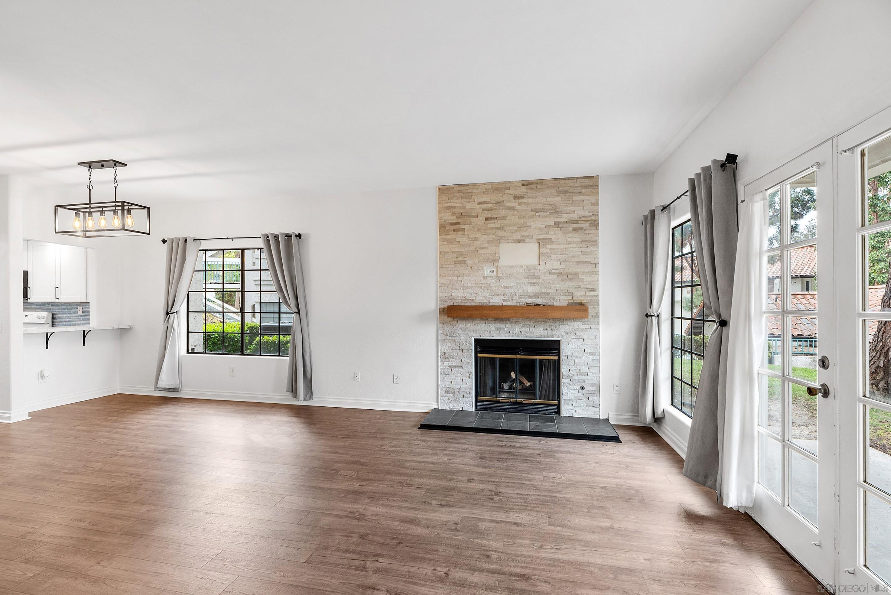 Detail Gallery Image 14 of 50 For 16232  Avenida Venusto  #B,  San Diego,  CA 92128 - 3 Beds | 2 Baths