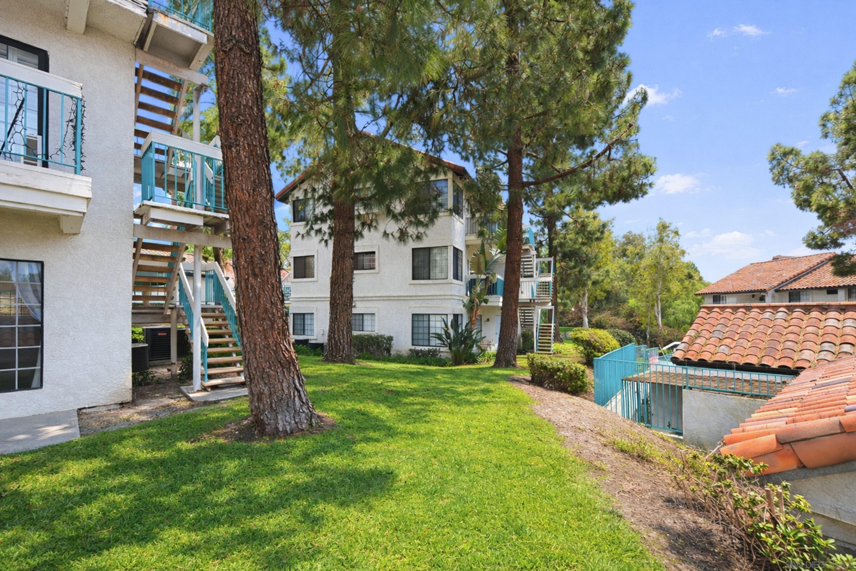 Detail Gallery Image 38 of 50 For 16232  Avenida Venusto  #B,  San Diego,  CA 92128 - 3 Beds | 2 Baths