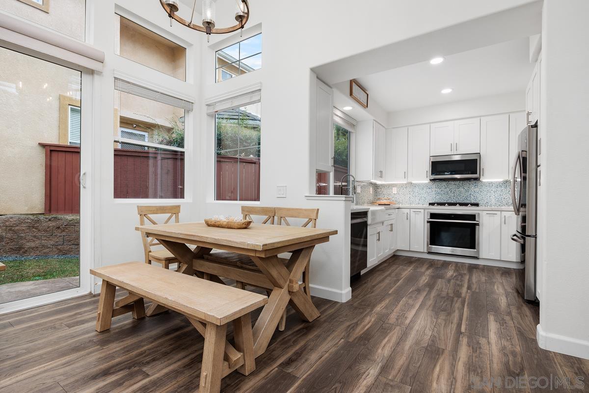 Detail Gallery Image 3 of 25 For 5512  Foxtail Loop, Carlsbad,  CA 92010 - 3 Beds | 2/1 Baths