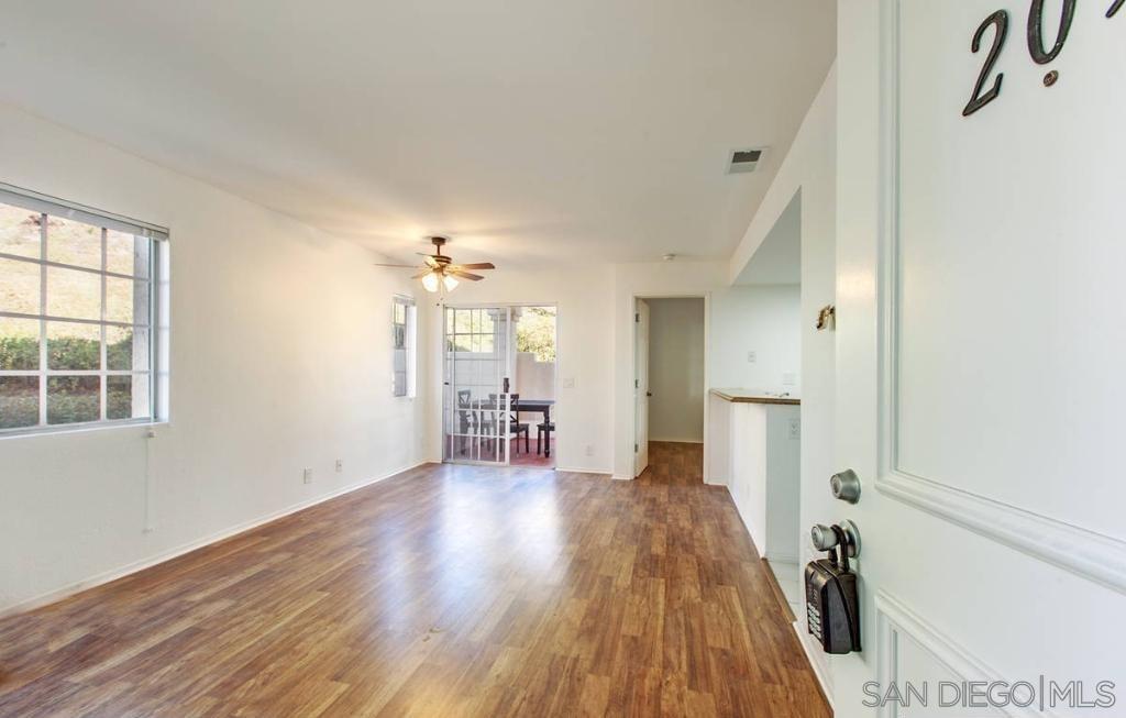 Detail Gallery Image 2 of 25 For 757  Eastshore Ter  209, Chula Vista,  CA 91913 - 2 Beds | 2 Baths