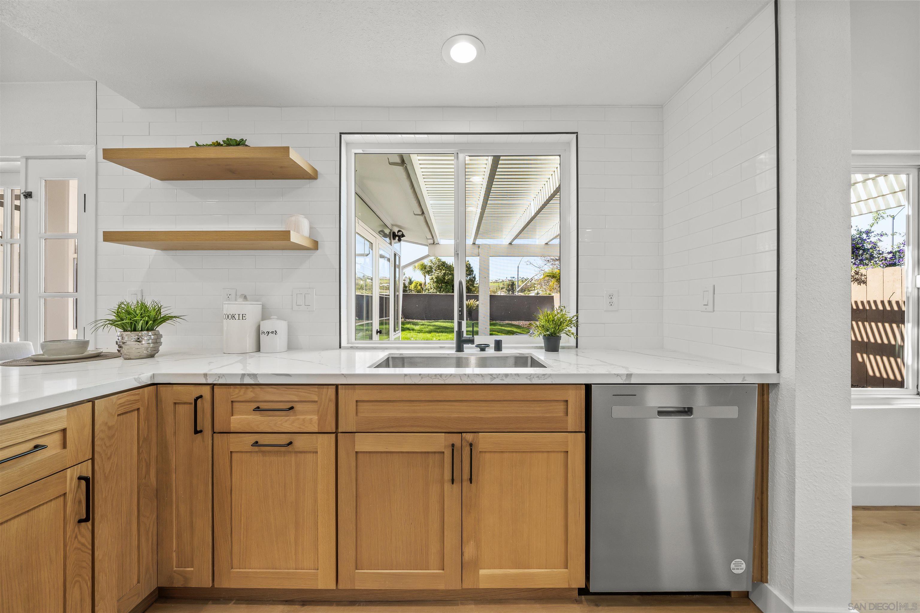 Detail Gallery Image 16 of 59 For 1513  Powell Rd, Oceanside,  CA 92056 - 4 Beds | 3 Baths