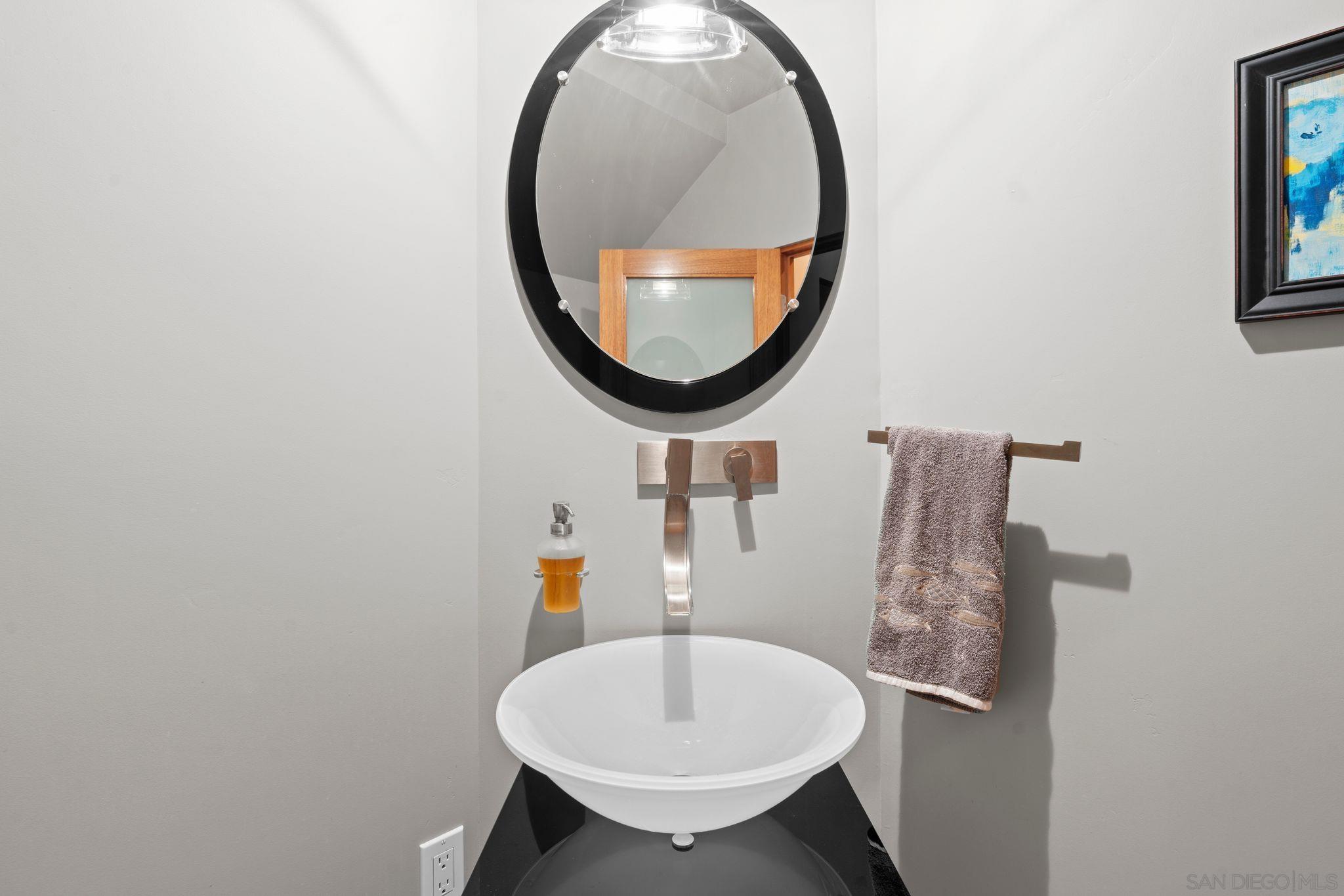 Detail Gallery Image 14 of 48 For 150  Juniper Ave, Carlsbad,  CA 92008 - 3 Beds | 2/2 Baths