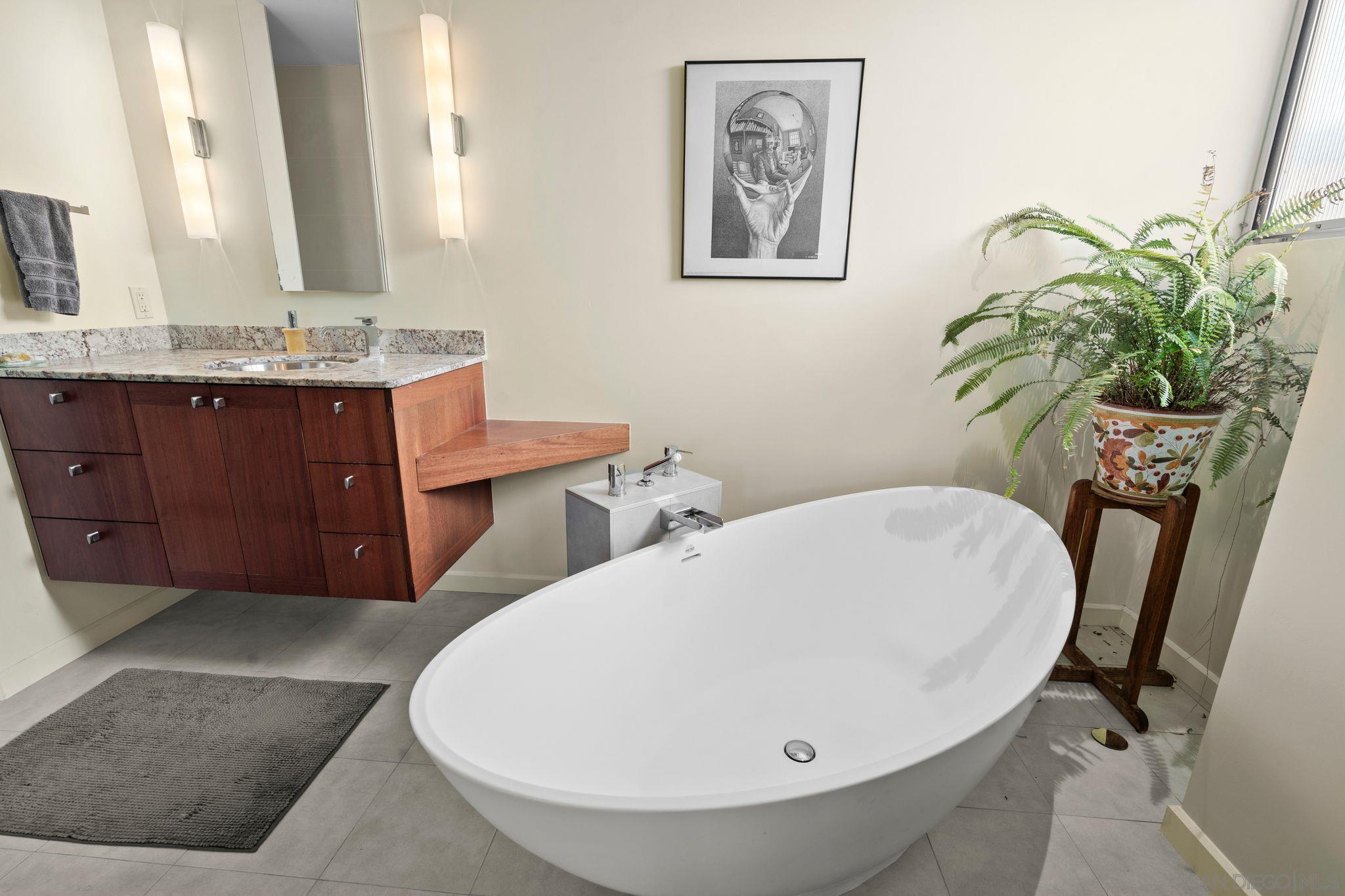 Detail Gallery Image 21 of 48 For 150  Juniper Ave, Carlsbad,  CA 92008 - 3 Beds | 2/2 Baths