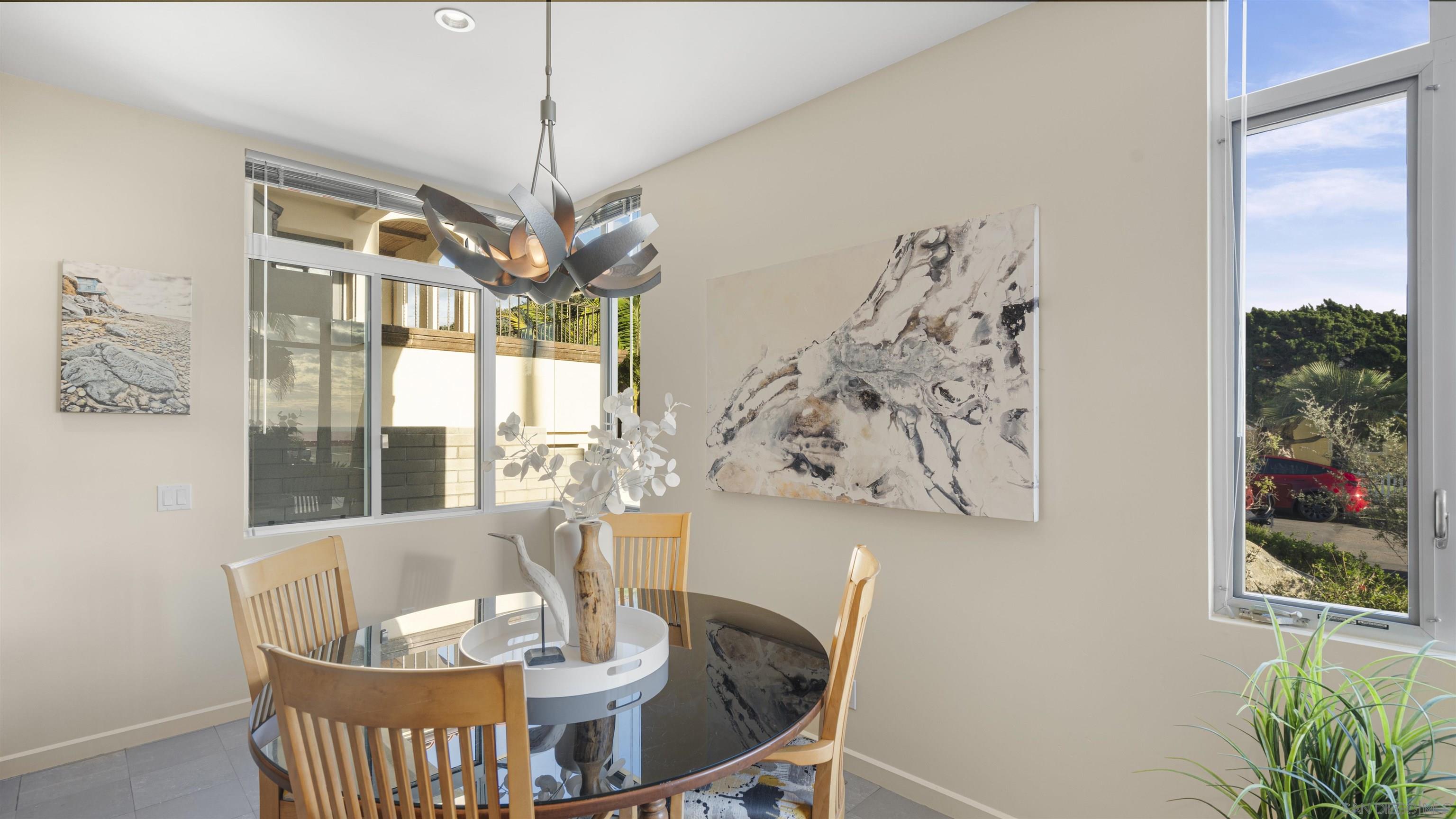 Detail Gallery Image 7 of 48 For 150  Juniper Ave, Carlsbad,  CA 92008 - 3 Beds | 2/2 Baths