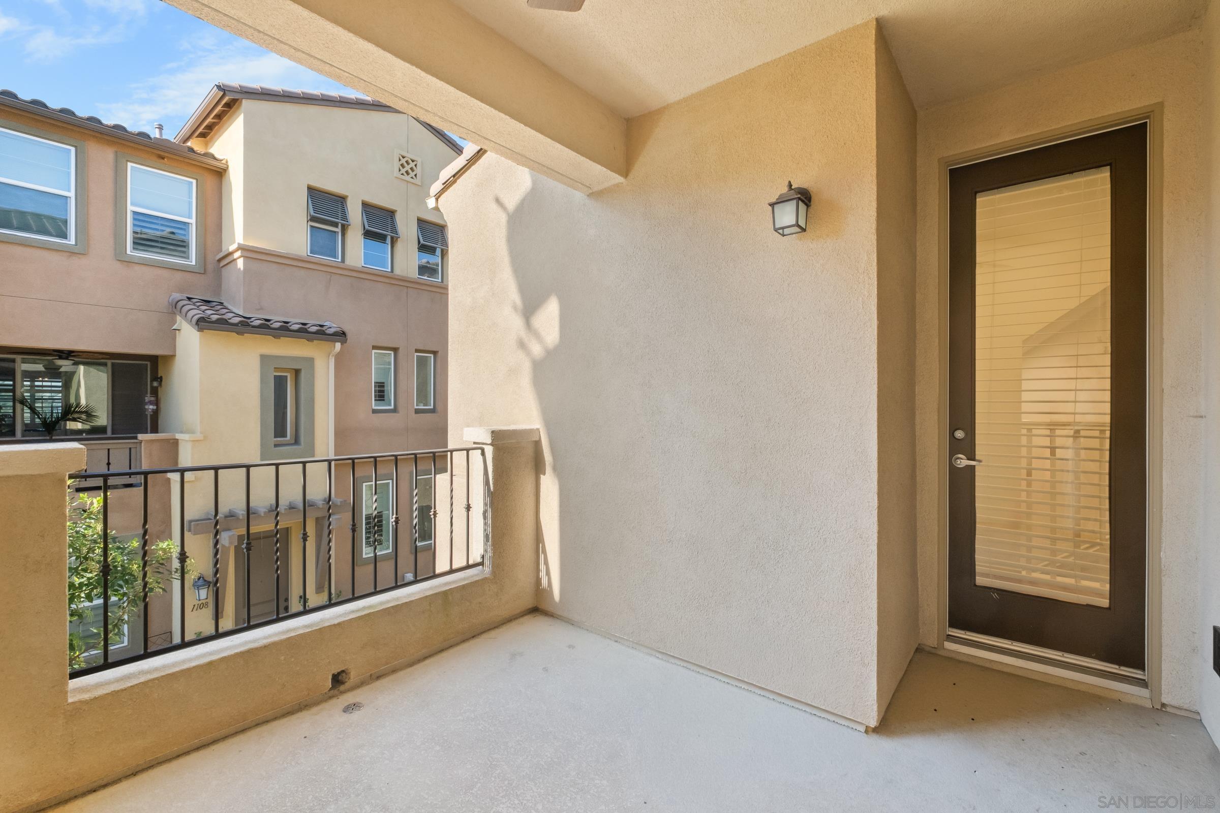 Detail Gallery Image 16 of 52 For 1118  via Lucero, Oceanside,  CA 92056 - 4 Beds | 3/1 Baths