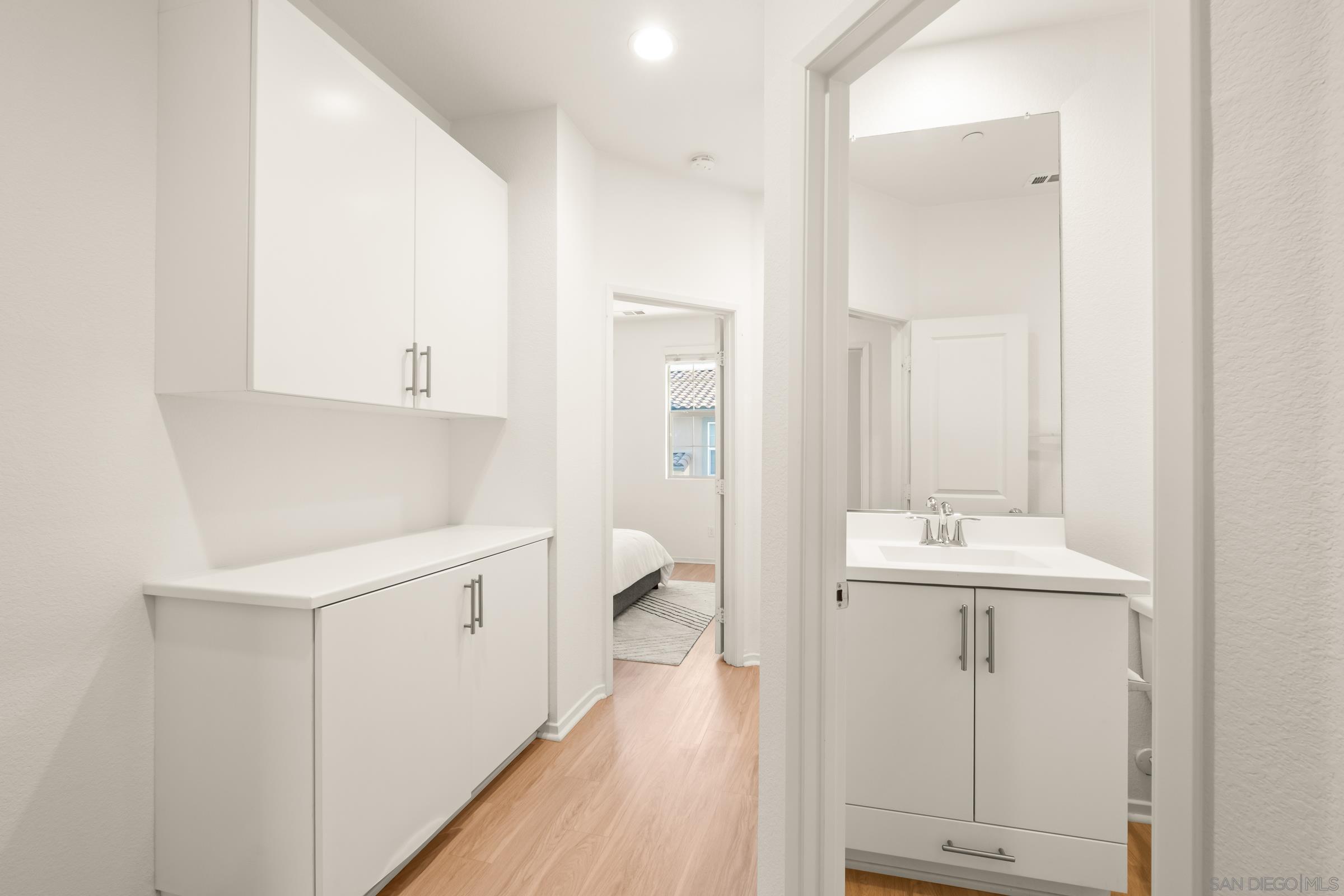 Detail Gallery Image 25 of 52 For 1118  via Lucero, Oceanside,  CA 92056 - 4 Beds | 3/1 Baths