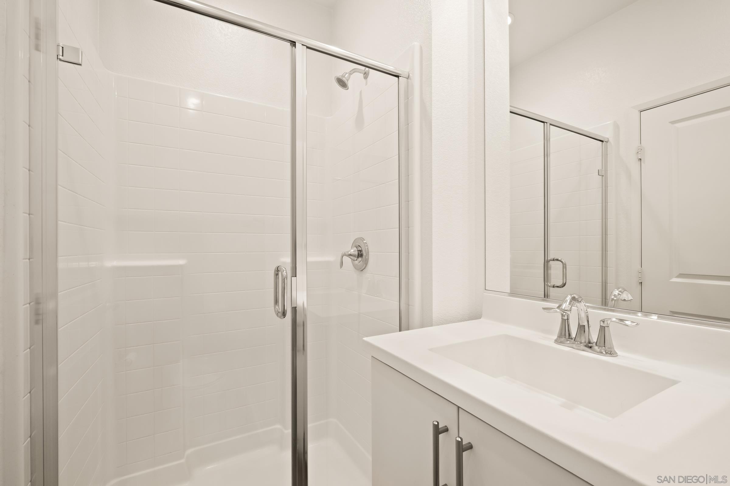 Detail Gallery Image 27 of 52 For 1118  via Lucero, Oceanside,  CA 92056 - 4 Beds | 3/1 Baths