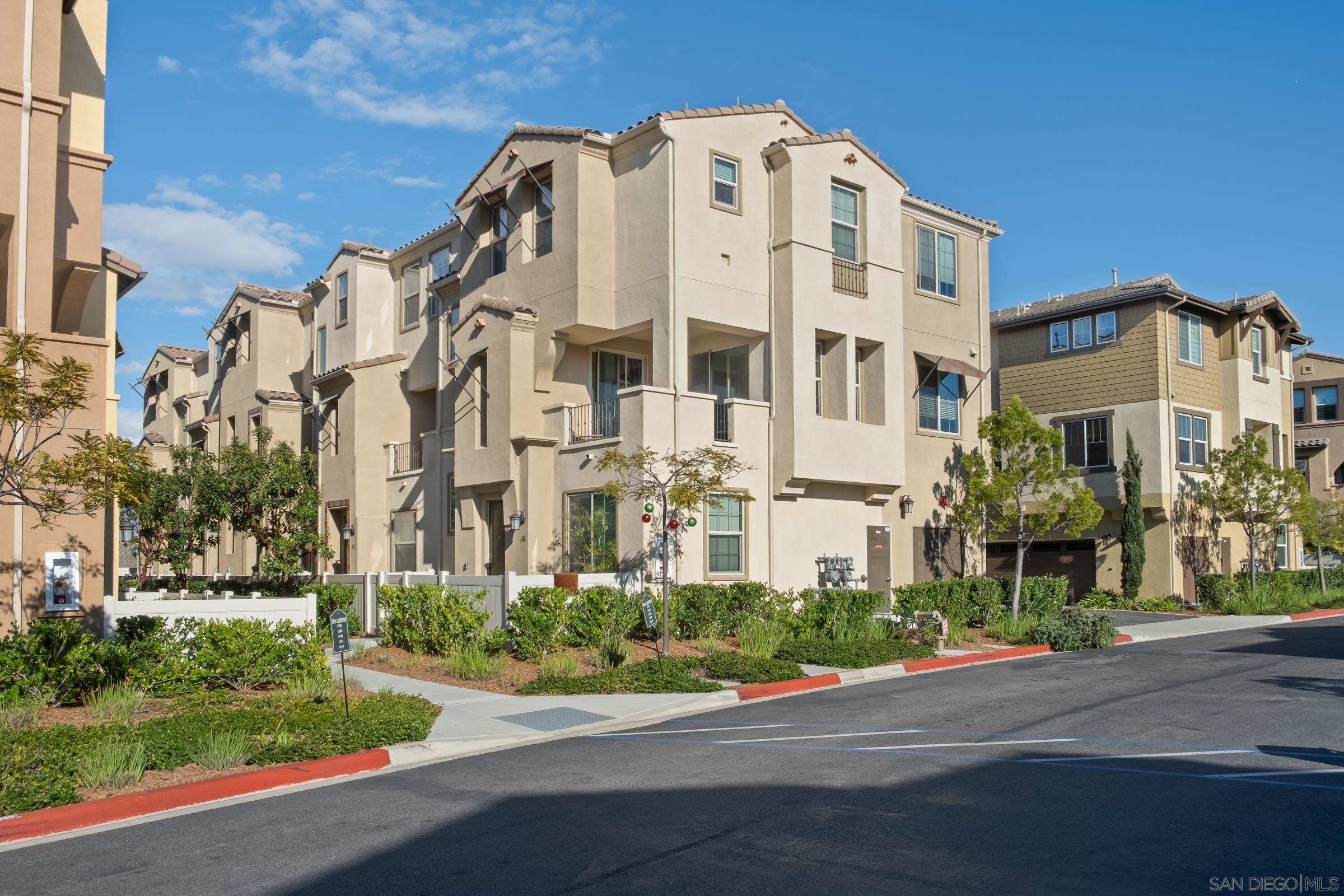 Detail Gallery Image 41 of 52 For 1118  via Lucero, Oceanside,  CA 92056 - 4 Beds | 3/1 Baths