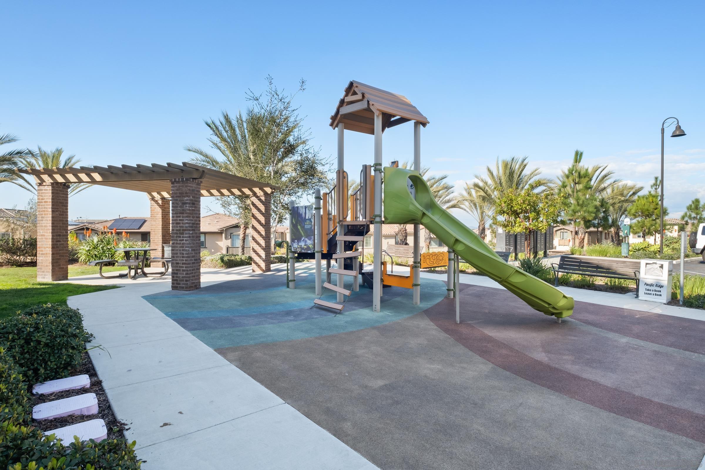 Detail Gallery Image 42 of 52 For 1118  via Lucero, Oceanside,  CA 92056 - 4 Beds | 3/1 Baths