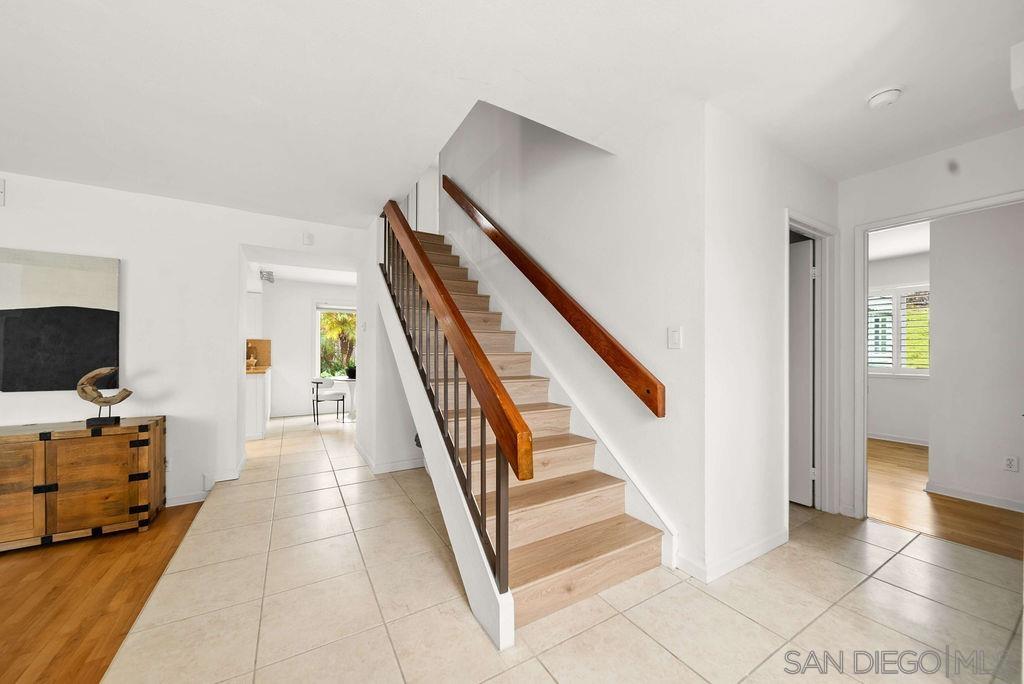 Detail Gallery Image 13 of 44 For 2210  Valley Rd, Oceanside,  CA 92056 - 5 Beds | 3 Baths