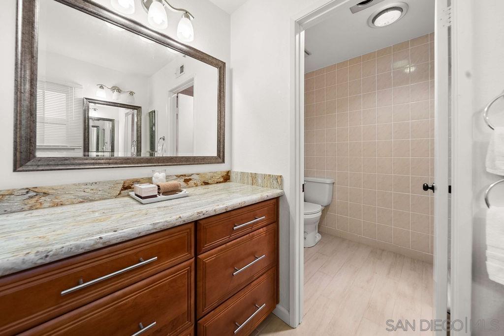 Detail Gallery Image 21 of 44 For 2210  Valley Rd, Oceanside,  CA 92056 - 5 Beds | 3 Baths