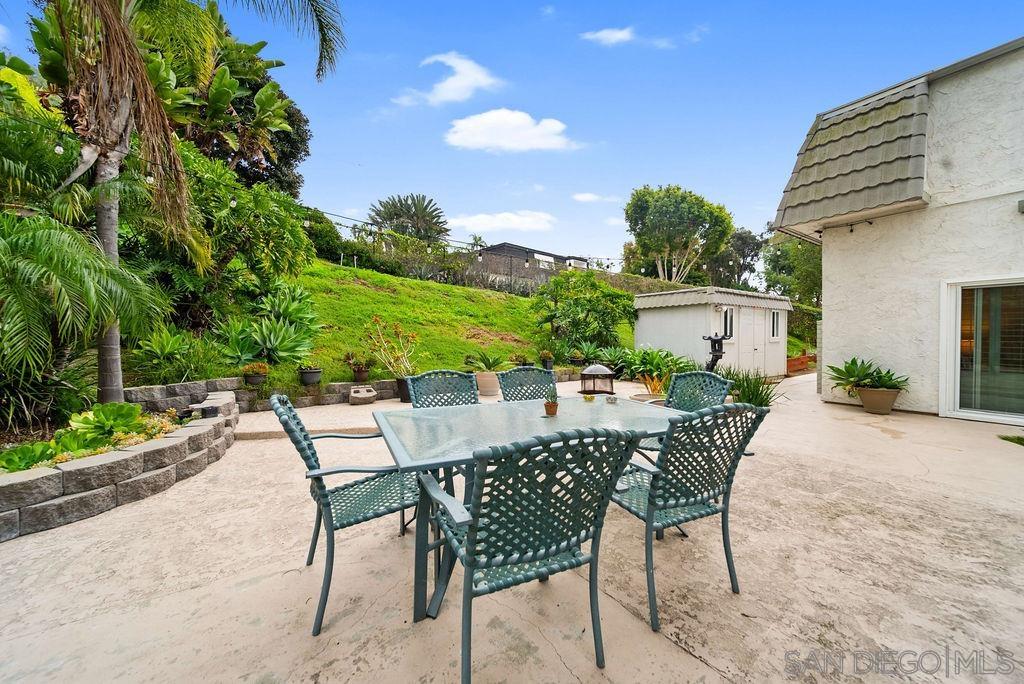 Detail Gallery Image 32 of 44 For 2210  Valley Rd, Oceanside,  CA 92056 - 5 Beds | 3 Baths