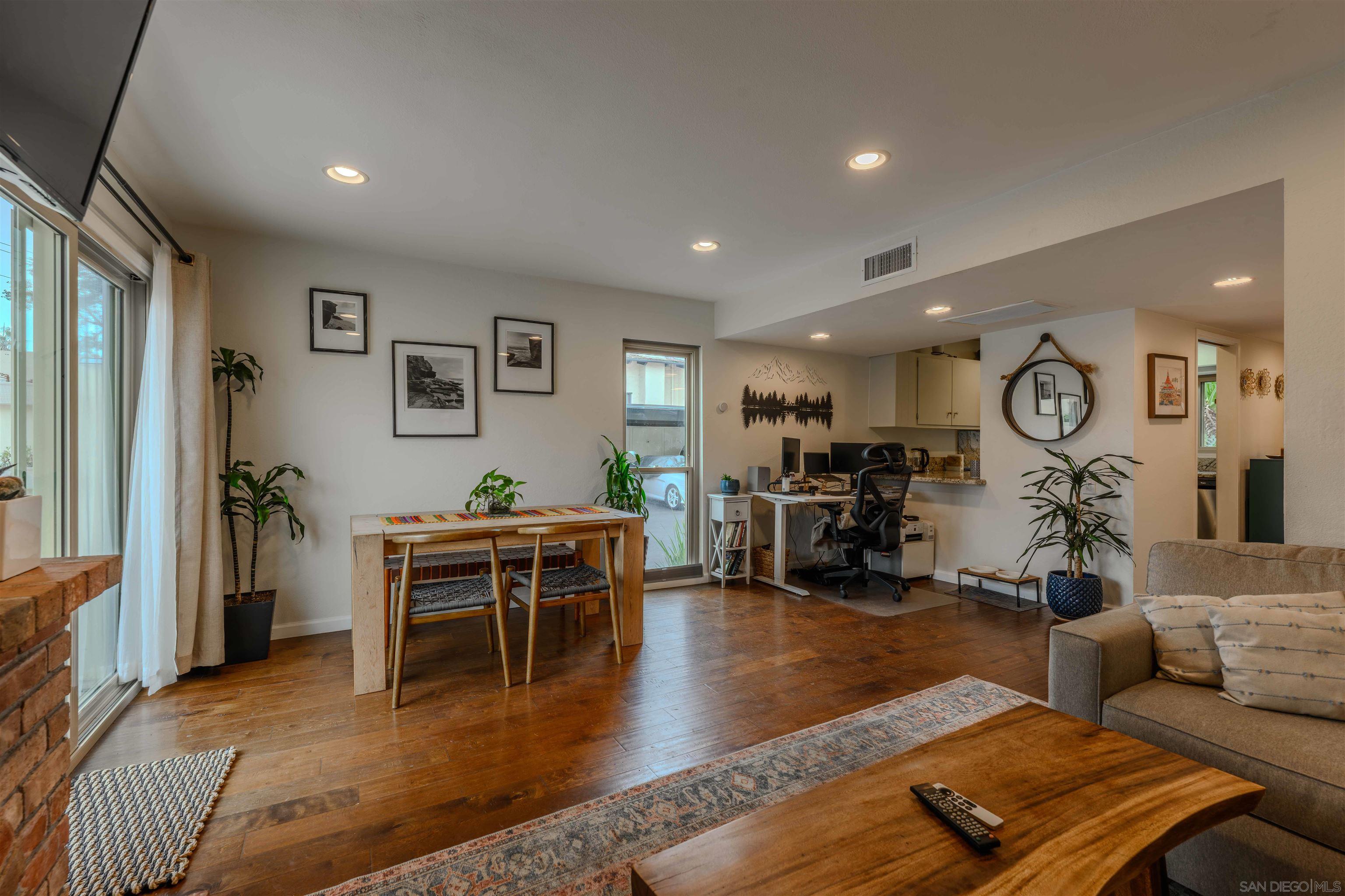 Detail Gallery Image 12 of 28 For 4202  Loma Riviera Ln, San Diego,  CA 92110 - 2 Beds | 1/1 Baths