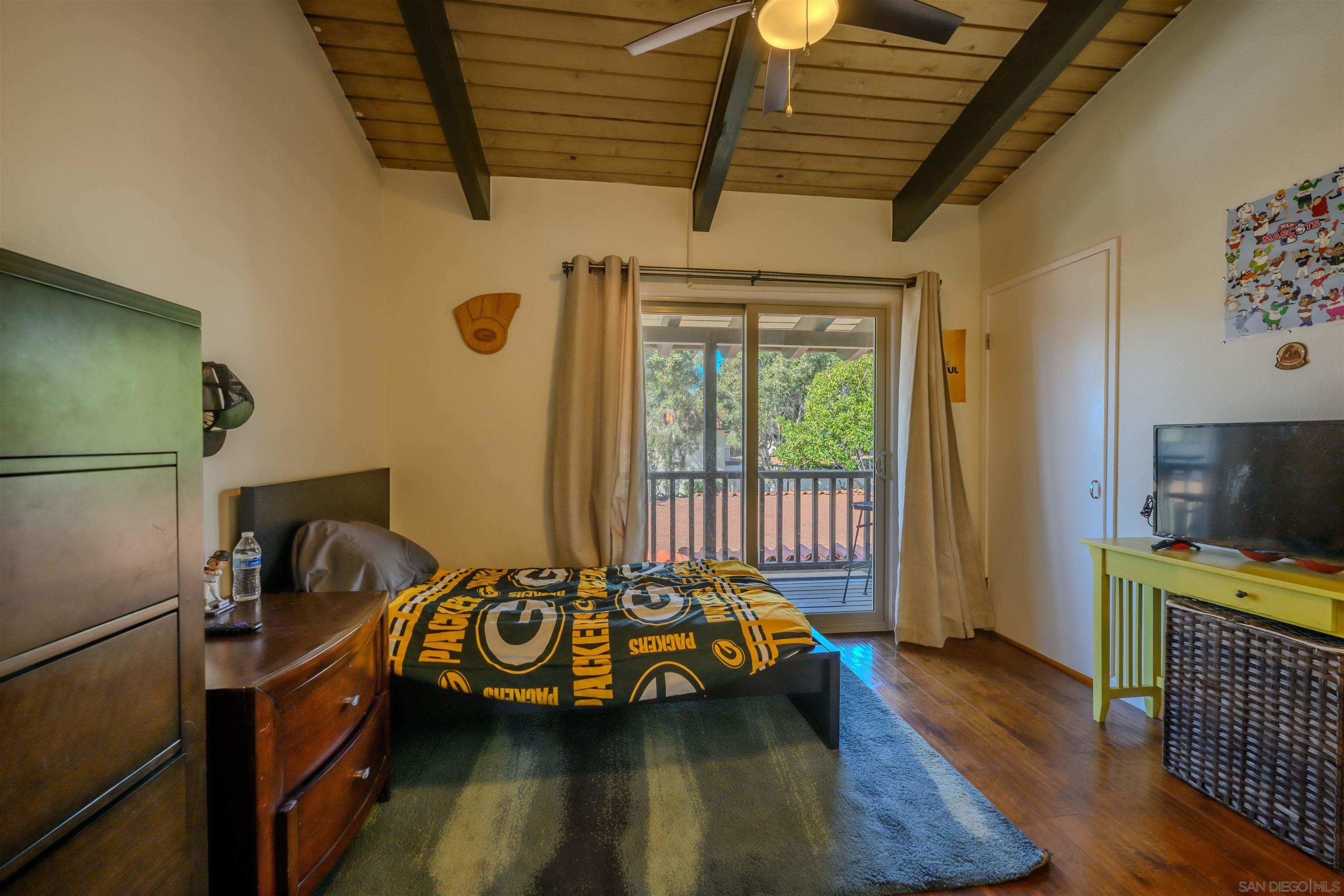 Detail Gallery Image 17 of 28 For 4202  Loma Riviera Ln, San Diego,  CA 92110 - 2 Beds | 1/1 Baths