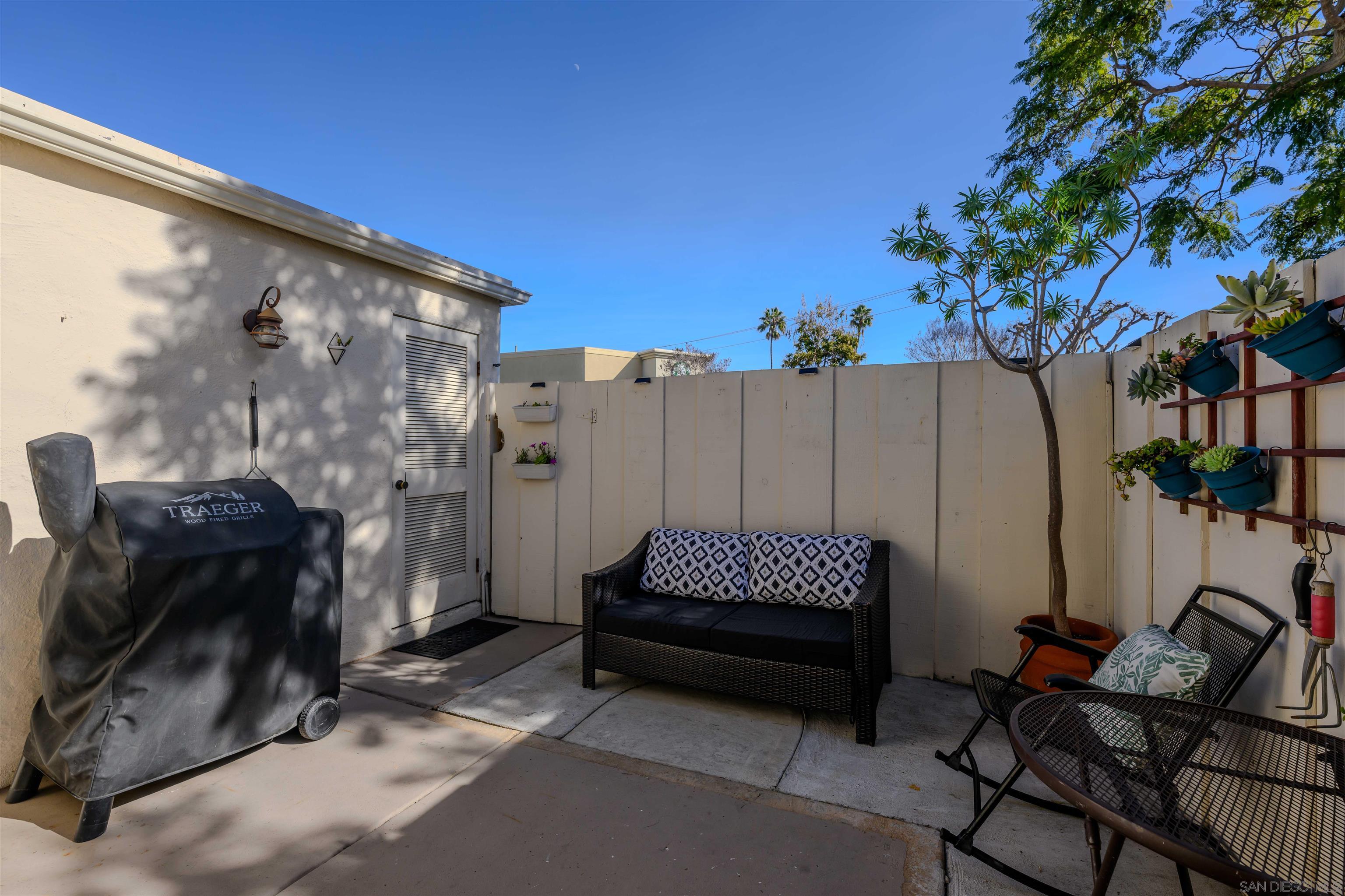 Detail Gallery Image 22 of 28 For 4202  Loma Riviera Ln, San Diego,  CA 92110 - 2 Beds | 1/1 Baths