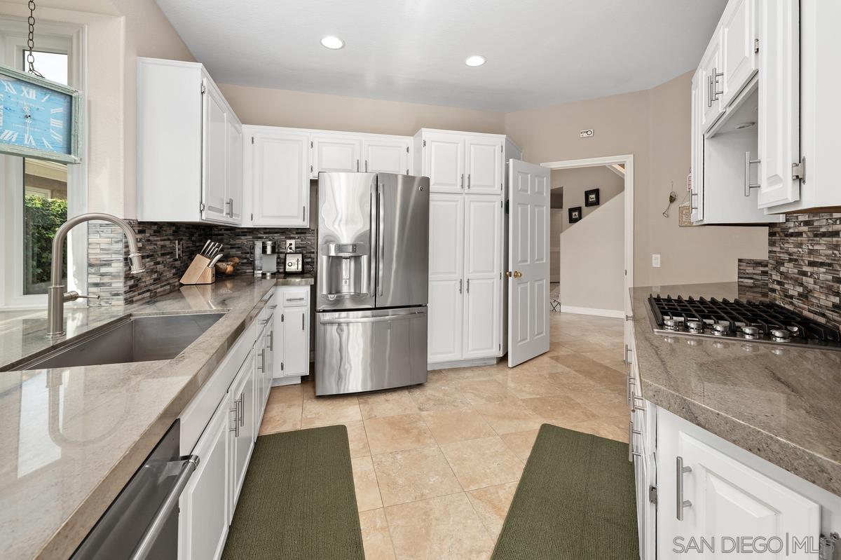 Detail Gallery Image 12 of 35 For 14711  Caminito Mar De Plata, Del Mar,  CA 92014 - 4 Beds | 3 Baths