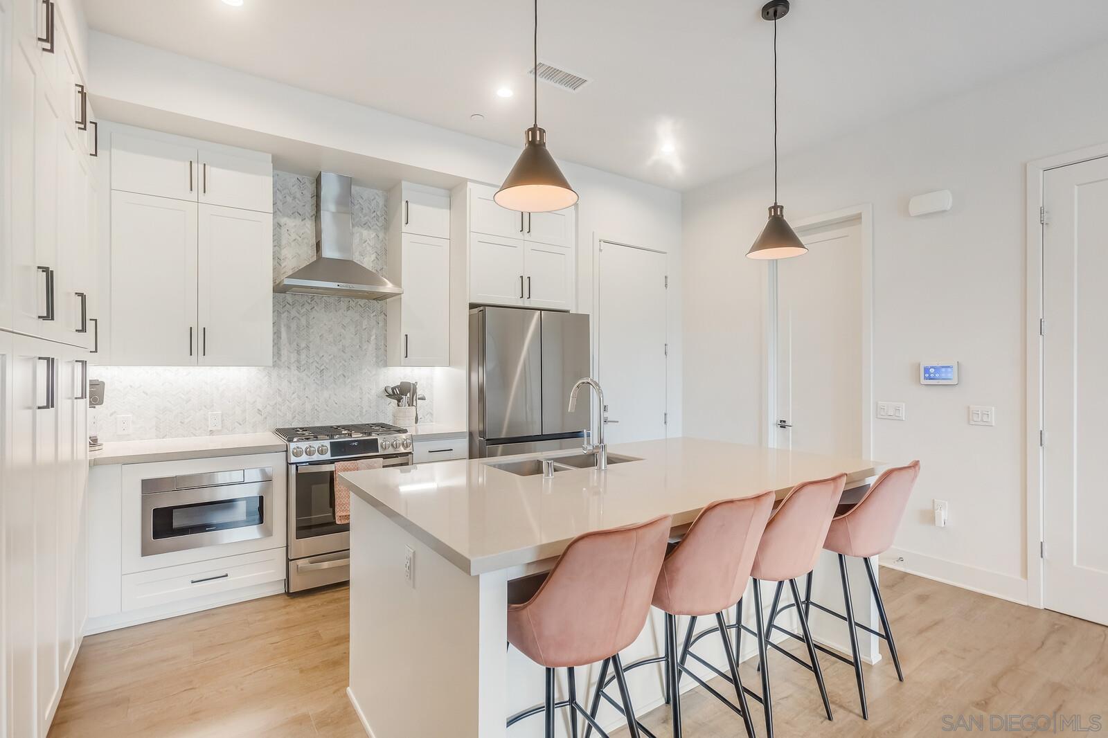 Detail Gallery Image 13 of 44 For 1055  32nd St  #8,  San Diego,  CA 92102 - 3 Beds | 2/1 Baths