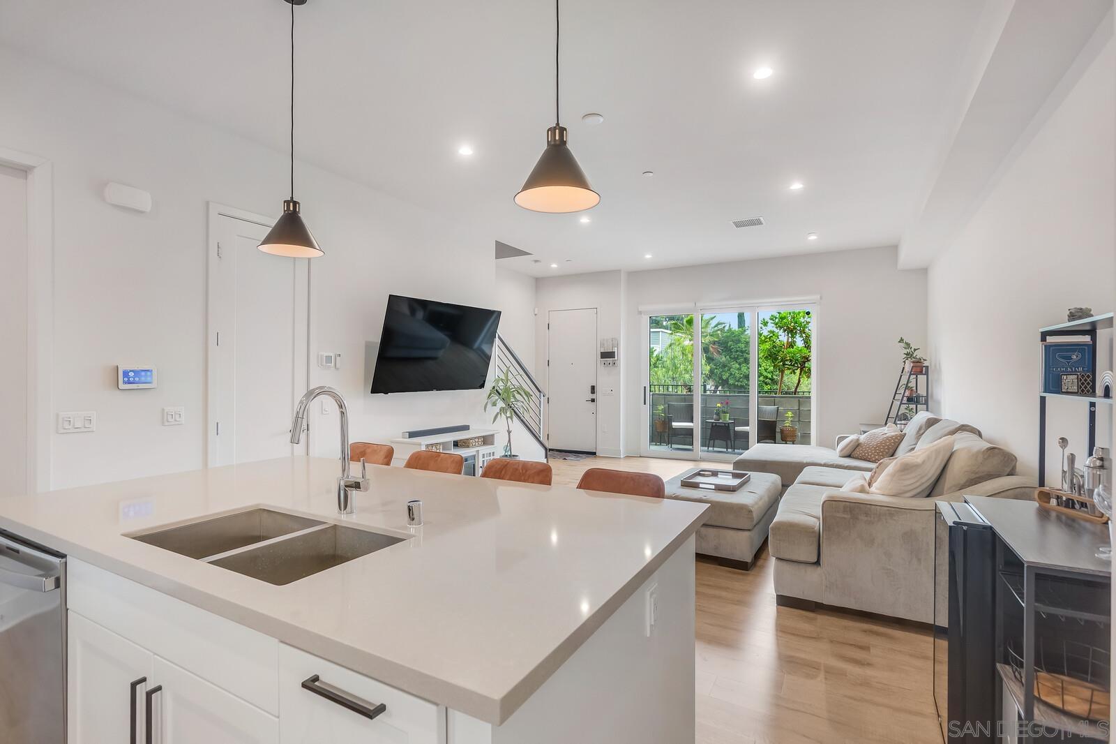 Detail Gallery Image 15 of 44 For 1055  32nd St  #8,  San Diego,  CA 92102 - 3 Beds | 2/1 Baths