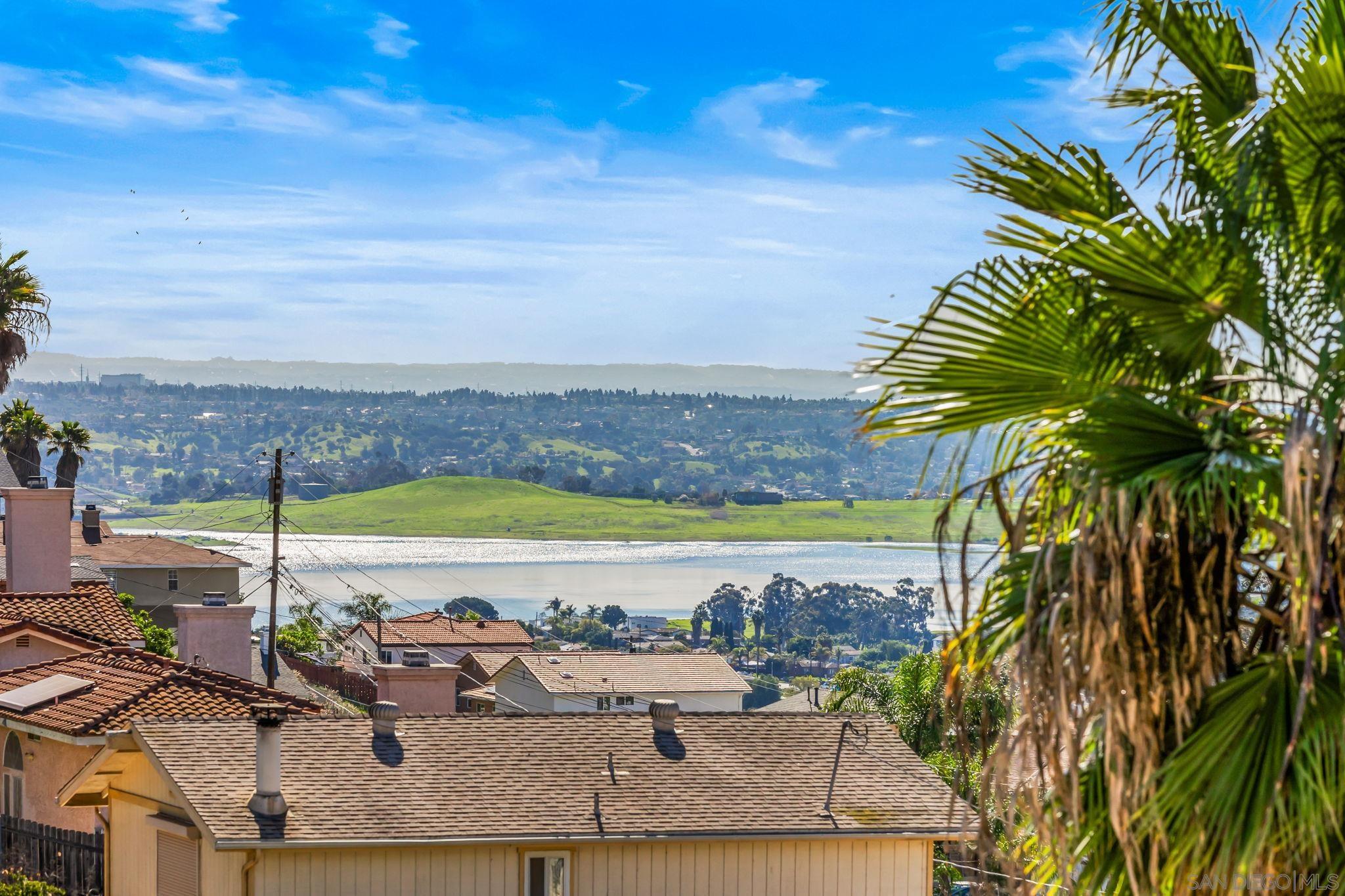 Detail Gallery Image 8 of 27 For 1410  San Bernardino Ave, Spring Valley,  CA 91977 - 4 Beds | 2 Baths