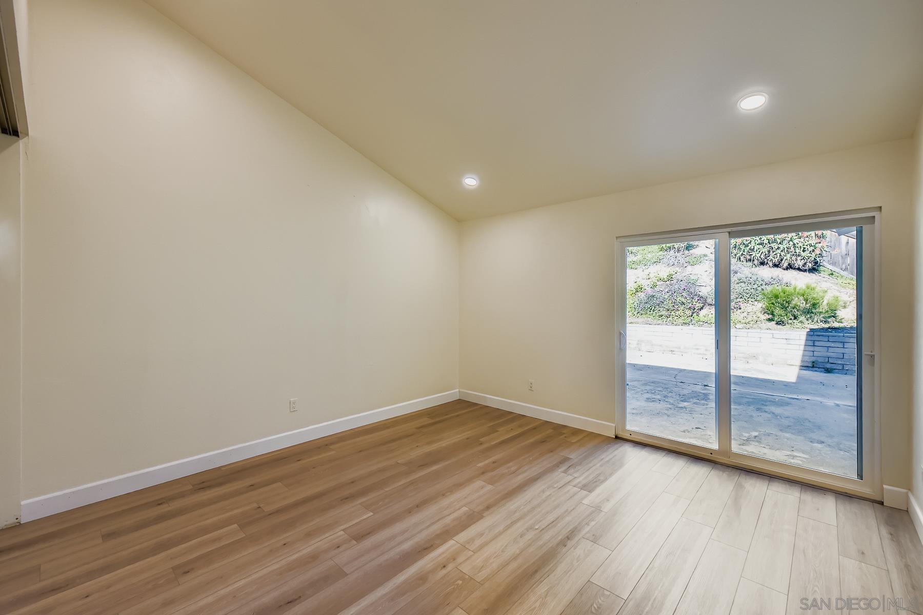 Detail Gallery Image 17 of 31 For 10386  La Duena Way, San Diego,  CA 92124 - 5 Beds | 2 Baths