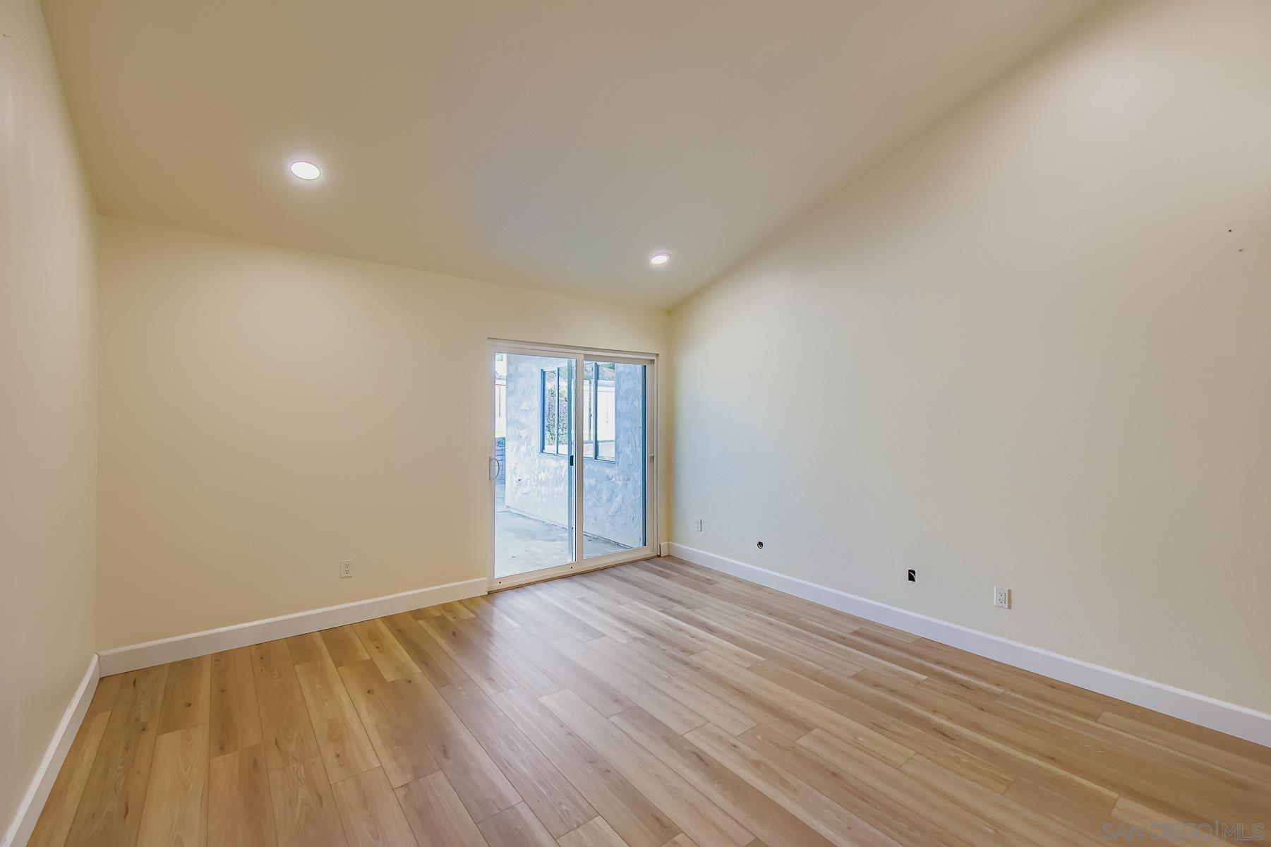 Detail Gallery Image 18 of 31 For 10386  La Duena Way, San Diego,  CA 92124 - 5 Beds | 2 Baths