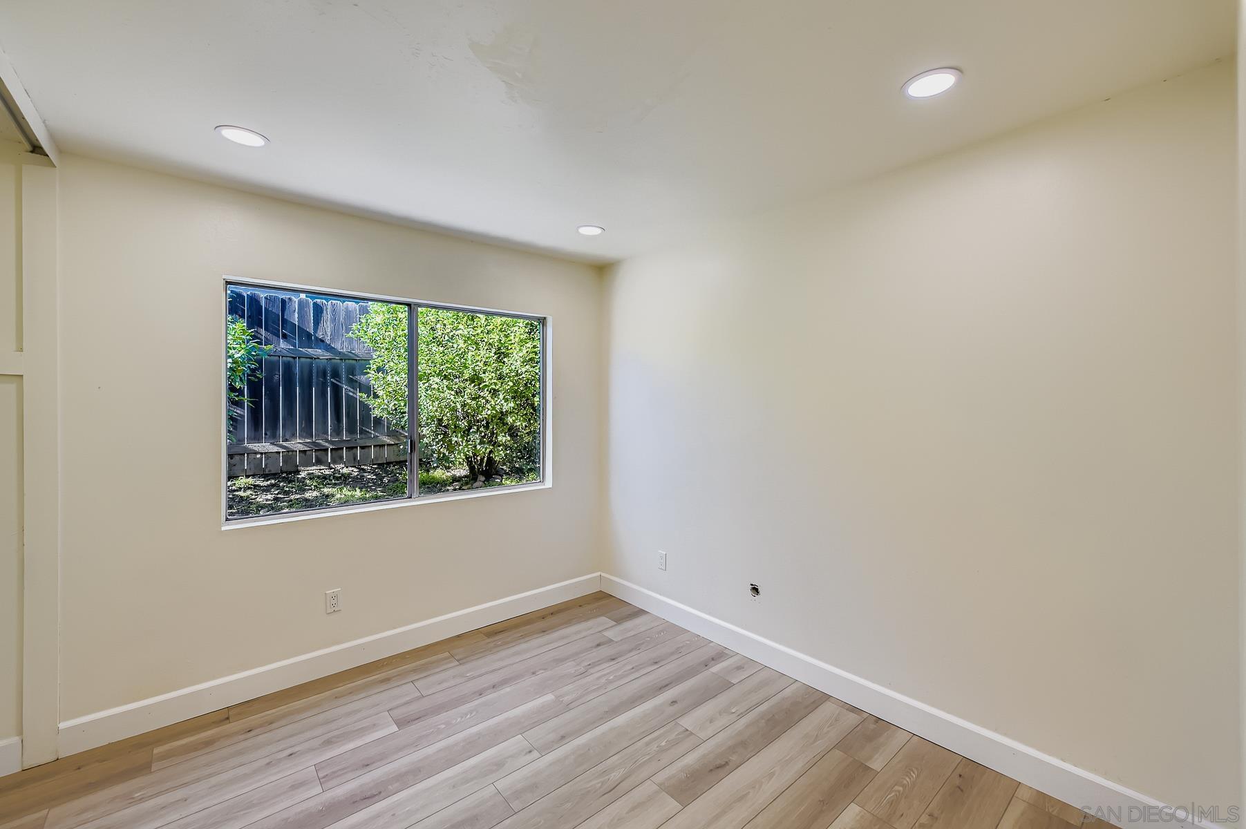 Detail Gallery Image 21 of 31 For 10386  La Duena Way, San Diego,  CA 92124 - 5 Beds | 2 Baths