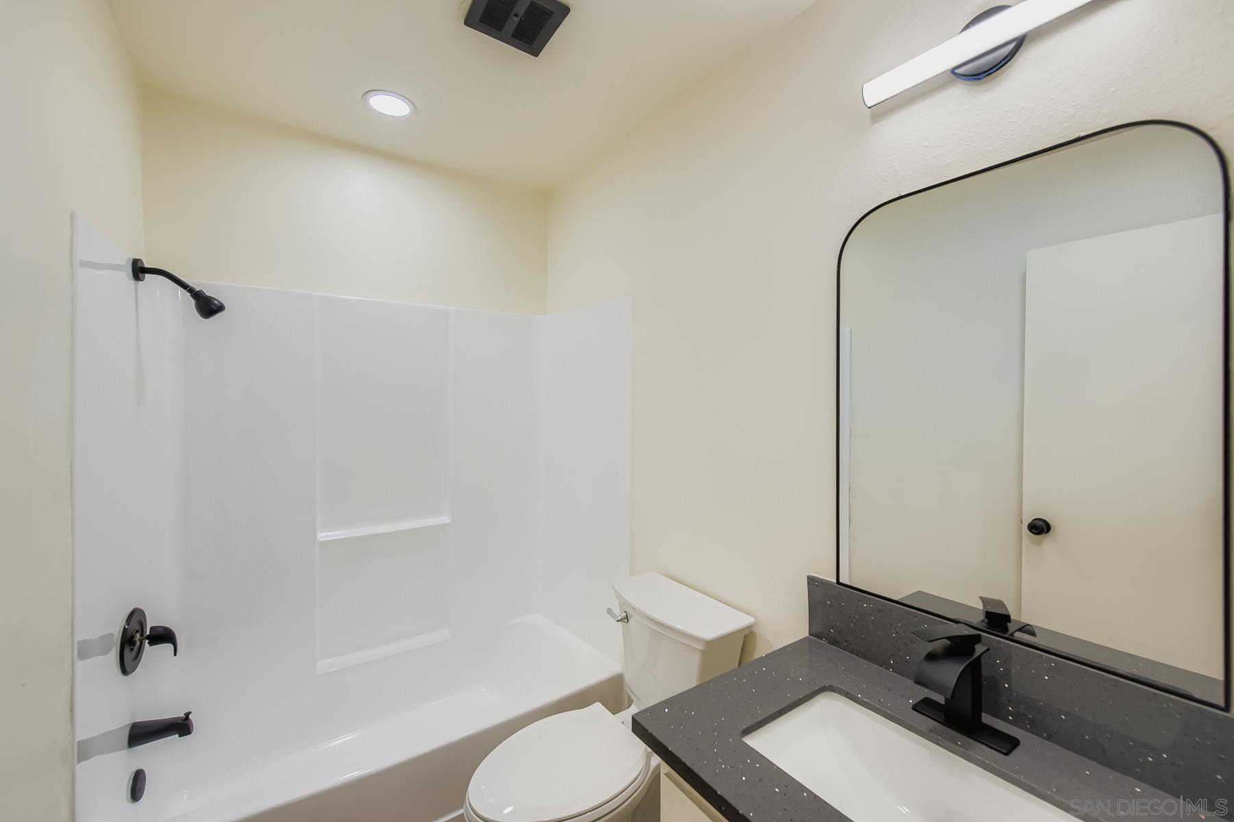 Detail Gallery Image 25 of 31 For 10386  La Duena Way, San Diego,  CA 92124 - 5 Beds | 2 Baths