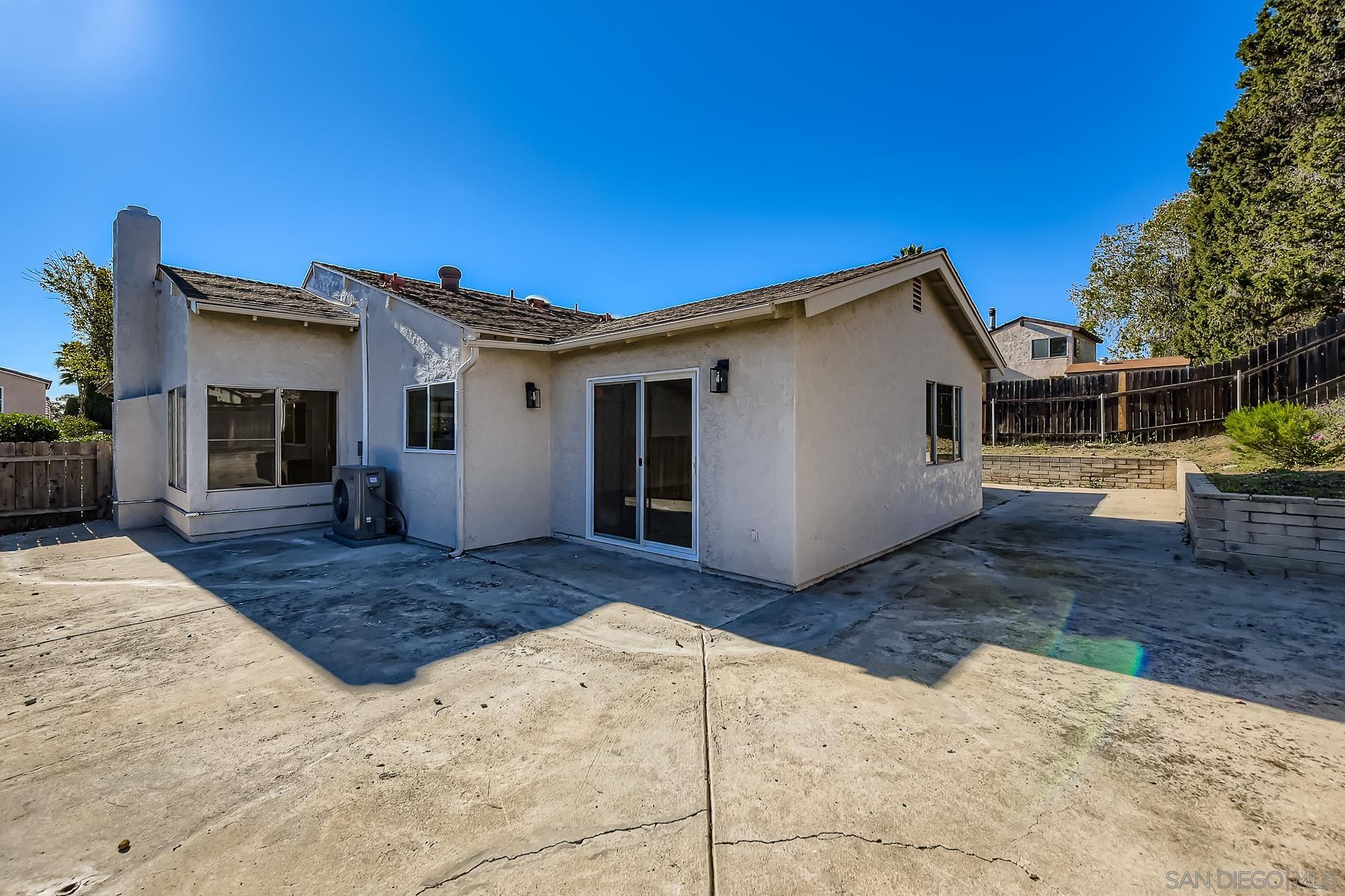 Detail Gallery Image 29 of 31 For 10386  La Duena Way, San Diego,  CA 92124 - 5 Beds | 2 Baths