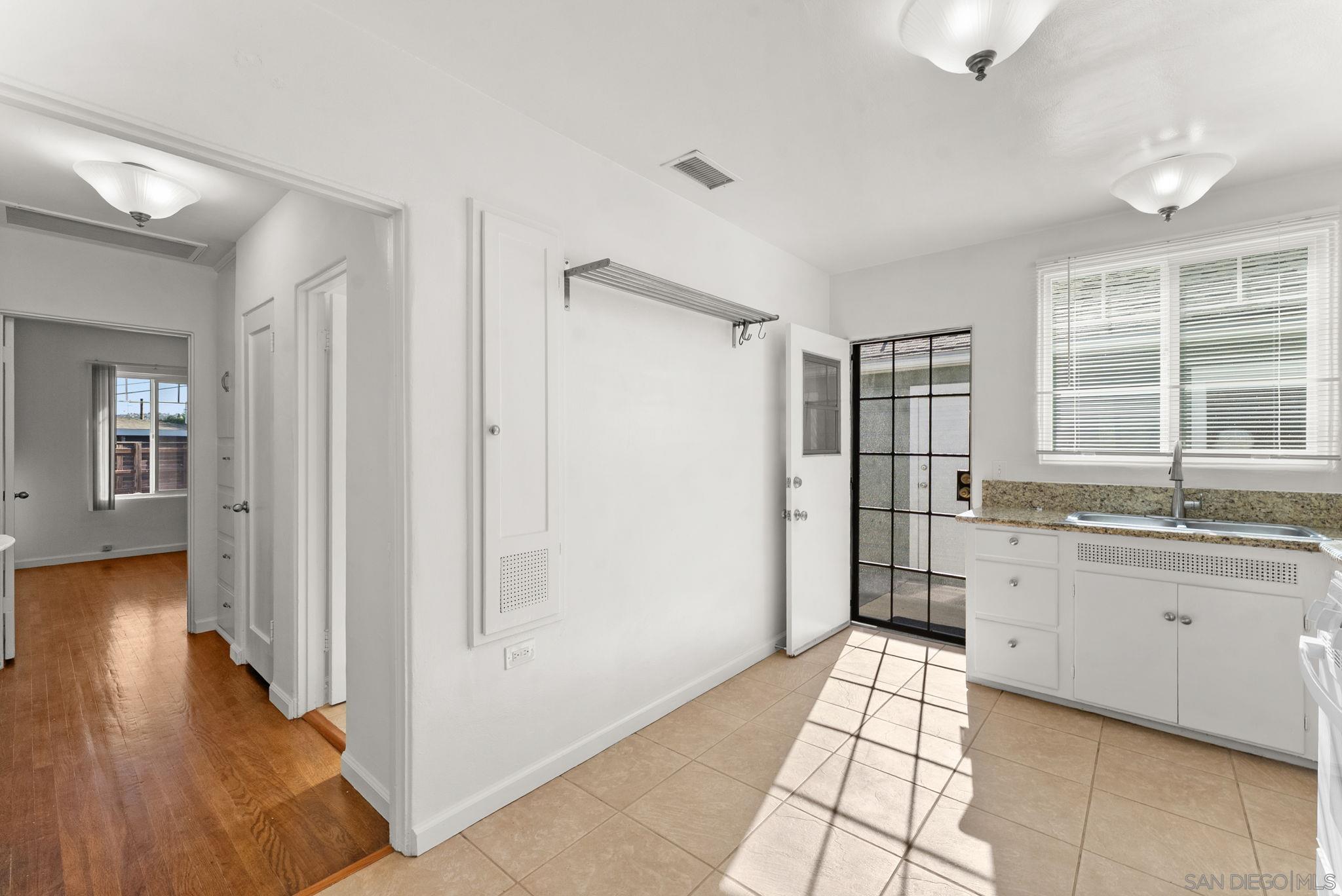 Detail Gallery Image 14 of 39 For 6673-75  Amherst St, San Diego,  CA 92115 - – Beds | – Baths