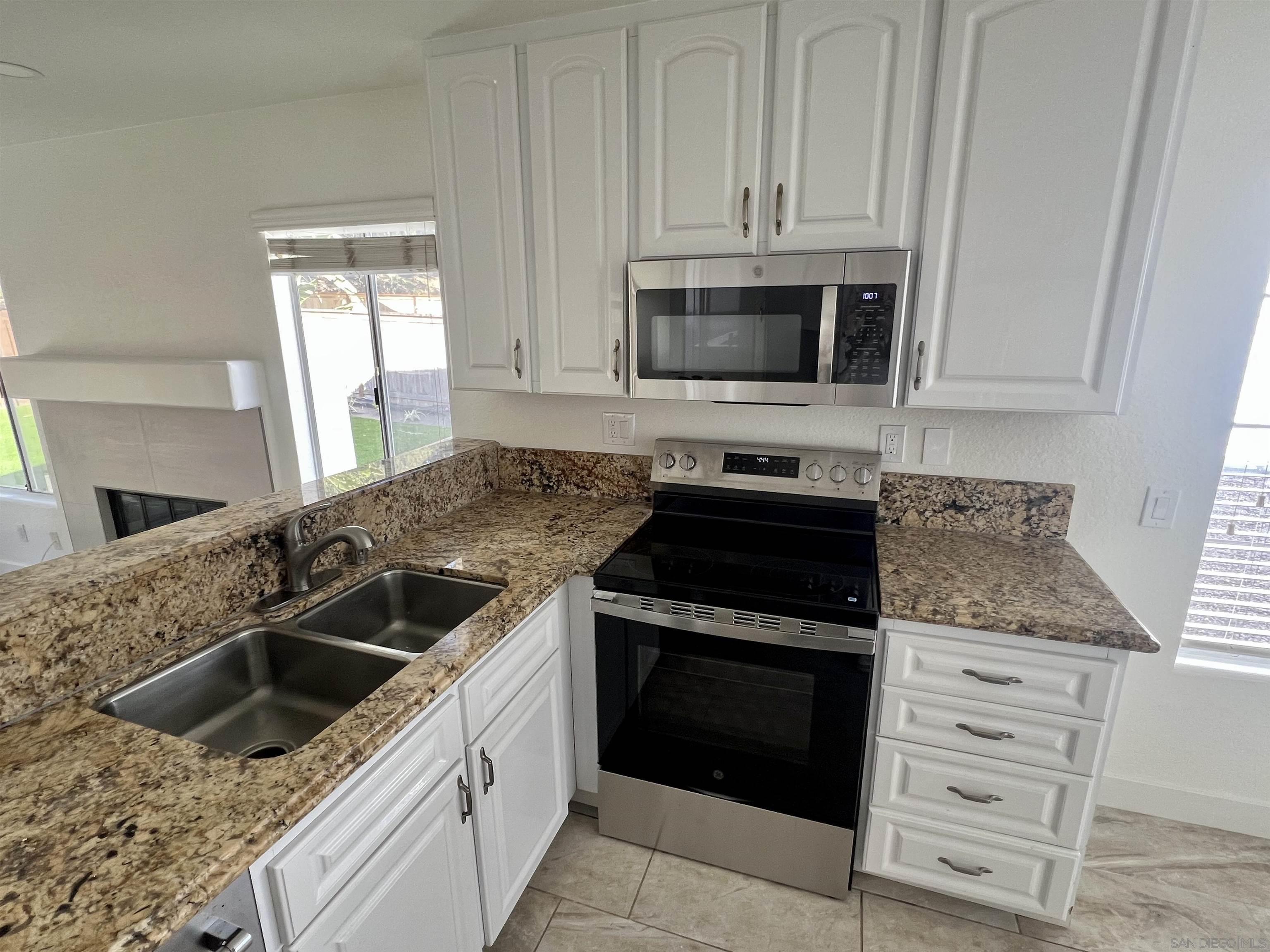 Detail Gallery Image 16 of 39 For 6815  Xana Way, Carlsbad,  CA 92009 - 3 Beds | 2/1 Baths