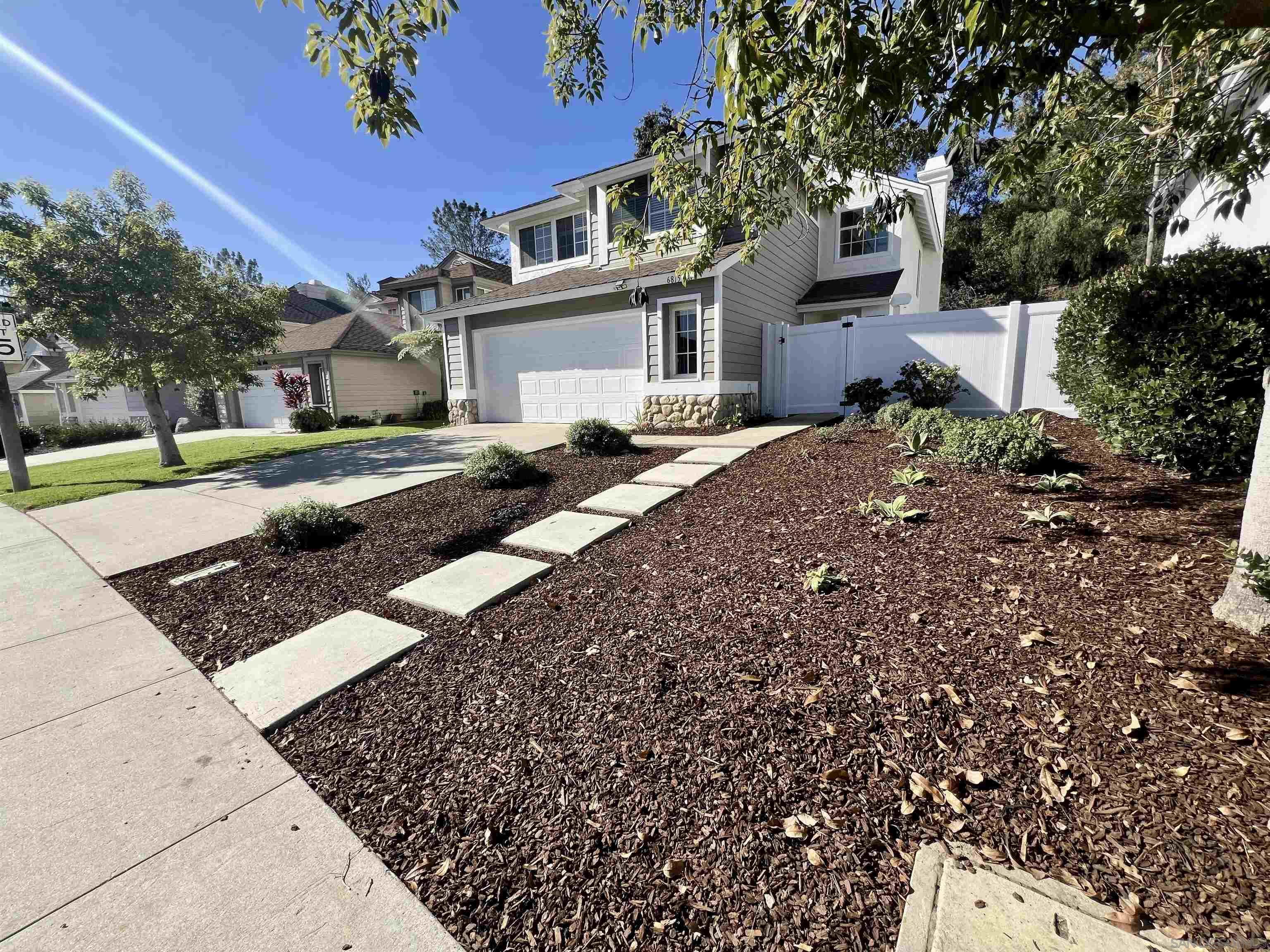 Detail Gallery Image 3 of 39 For 6815  Xana Way, Carlsbad,  CA 92009 - 3 Beds | 2/1 Baths