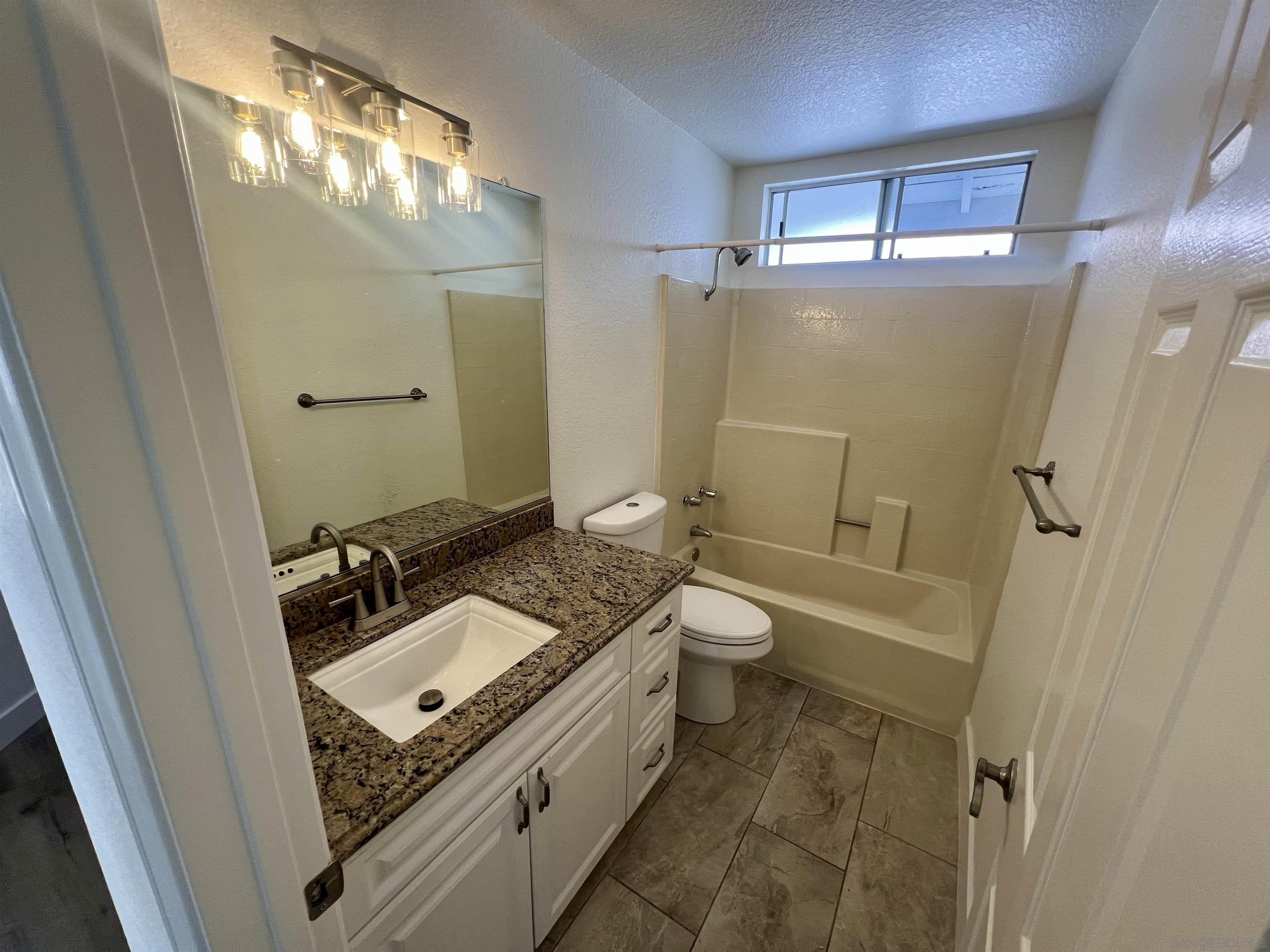 Detail Gallery Image 25 of 39 For 6815  Xana Way, Carlsbad,  CA 92009 - 3 Beds | 2/1 Baths