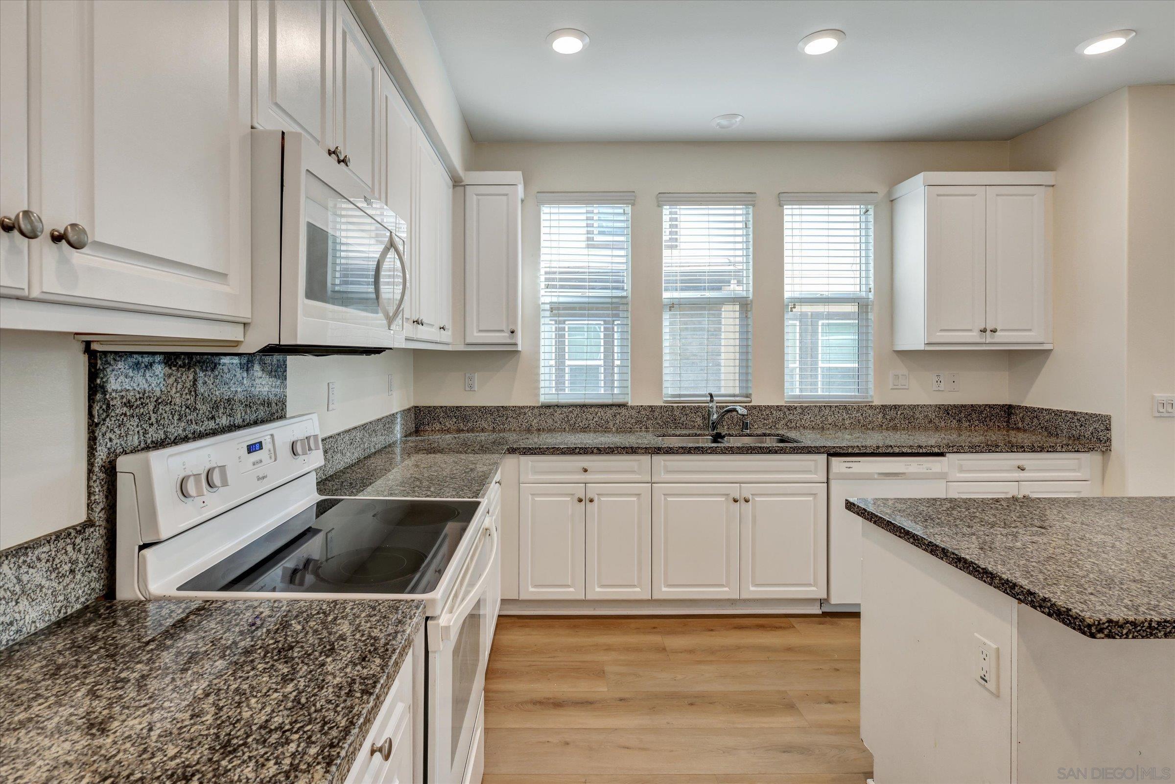 Detail Gallery Image 3 of 37 For 311  Mission Terrace Ave, San Marcos,  CA 92069 - 4 Beds | 3/1 Baths