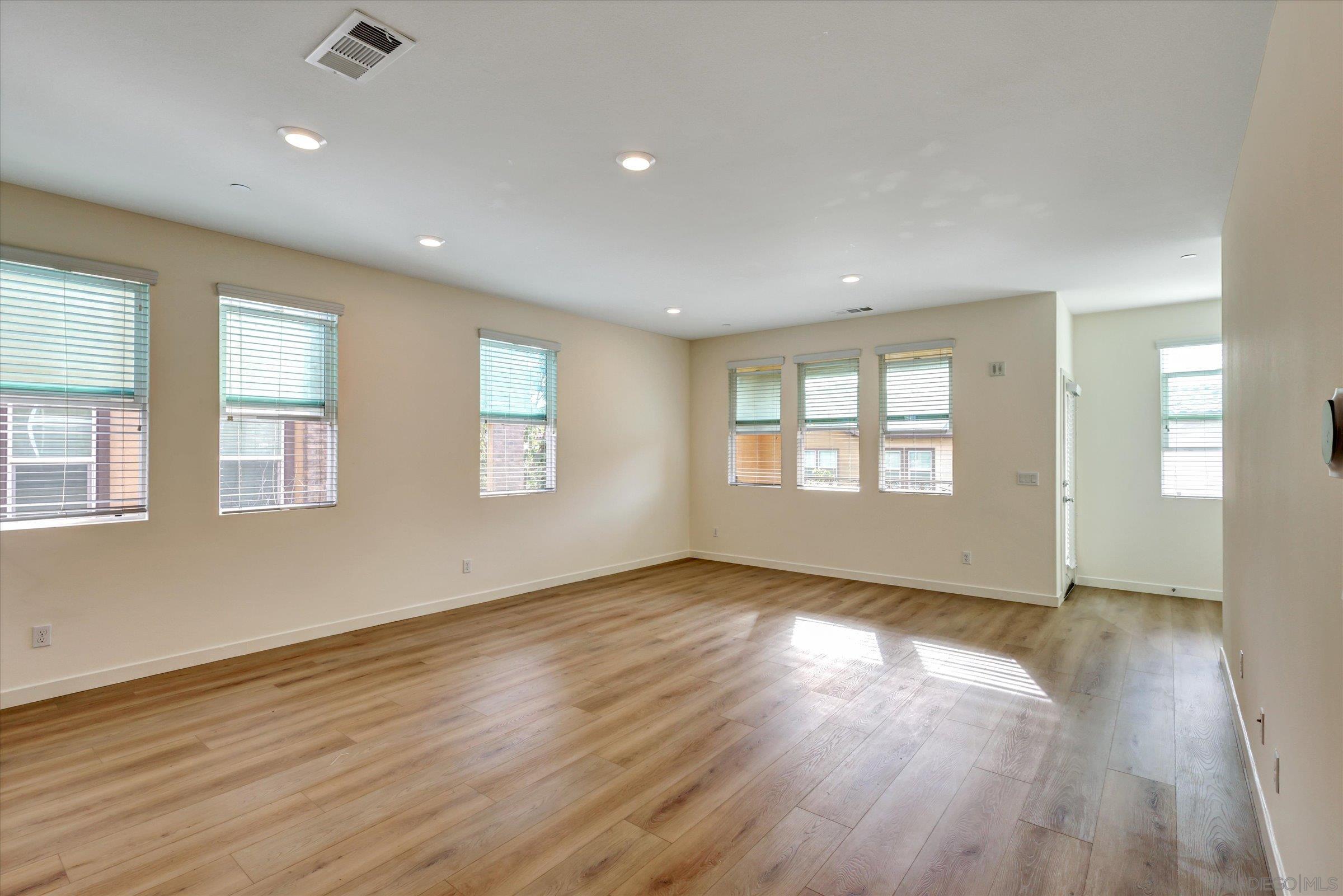 Detail Gallery Image 5 of 37 For 311  Mission Terrace Ave, San Marcos,  CA 92069 - 4 Beds | 3/1 Baths