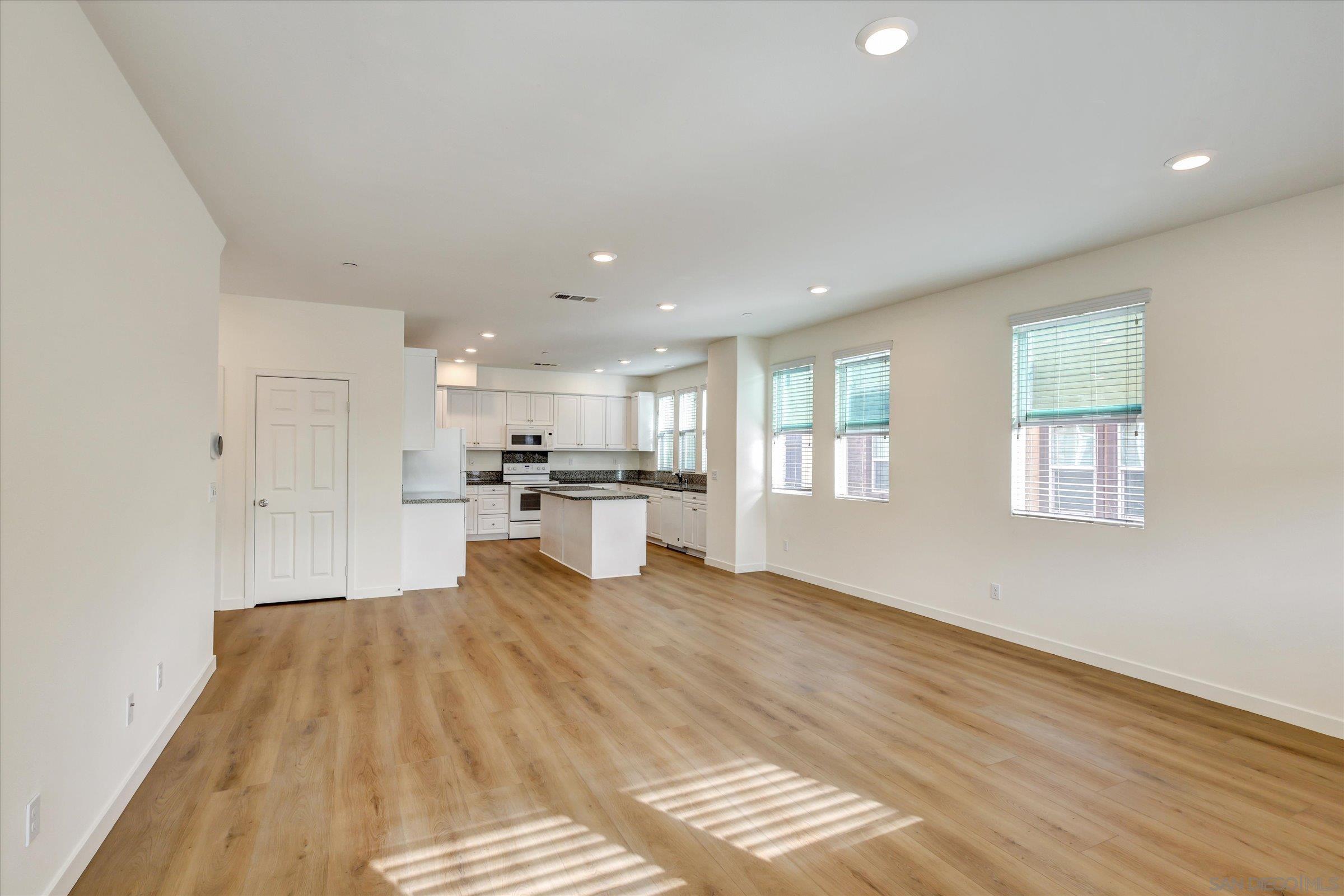 Detail Gallery Image 7 of 37 For 311  Mission Terrace Ave, San Marcos,  CA 92069 - 4 Beds | 3/1 Baths