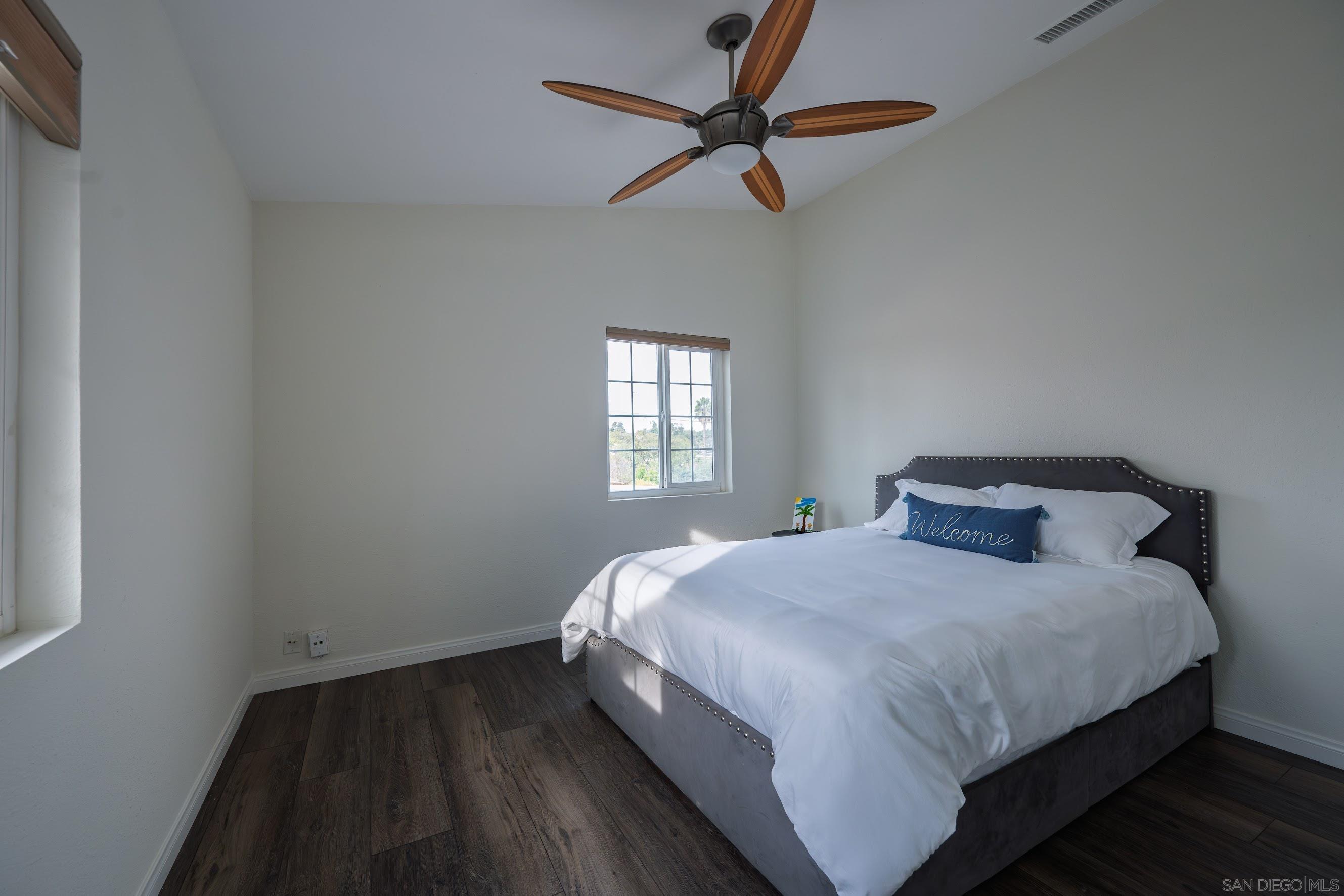 Detail Gallery Image 25 of 51 For 444  Avalon Dr., Vista,  CA 92084 - 6 Beds | 4 Baths