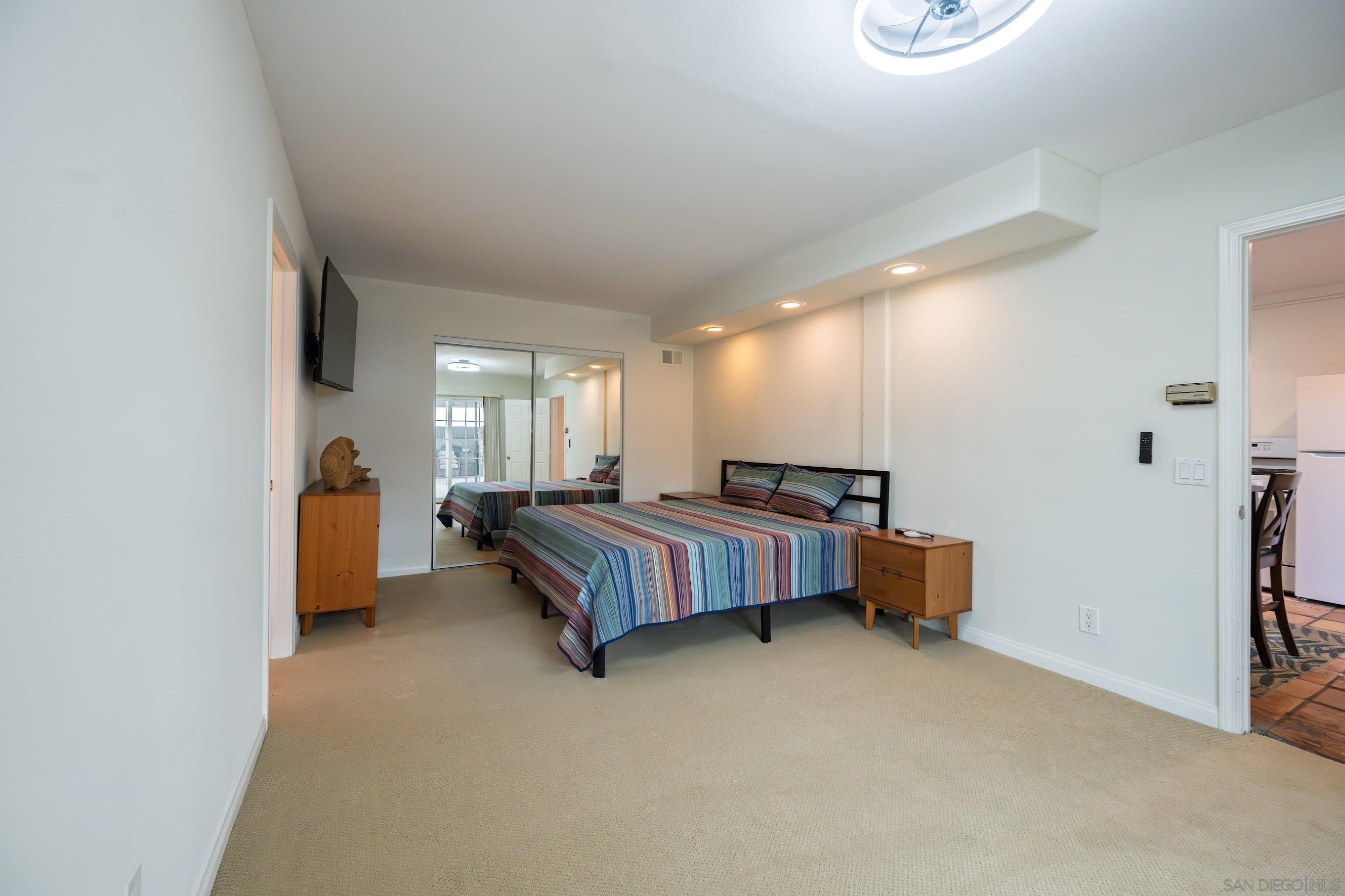 Detail Gallery Image 33 of 51 For 444  Avalon Dr., Vista,  CA 92084 - 6 Beds | 4 Baths