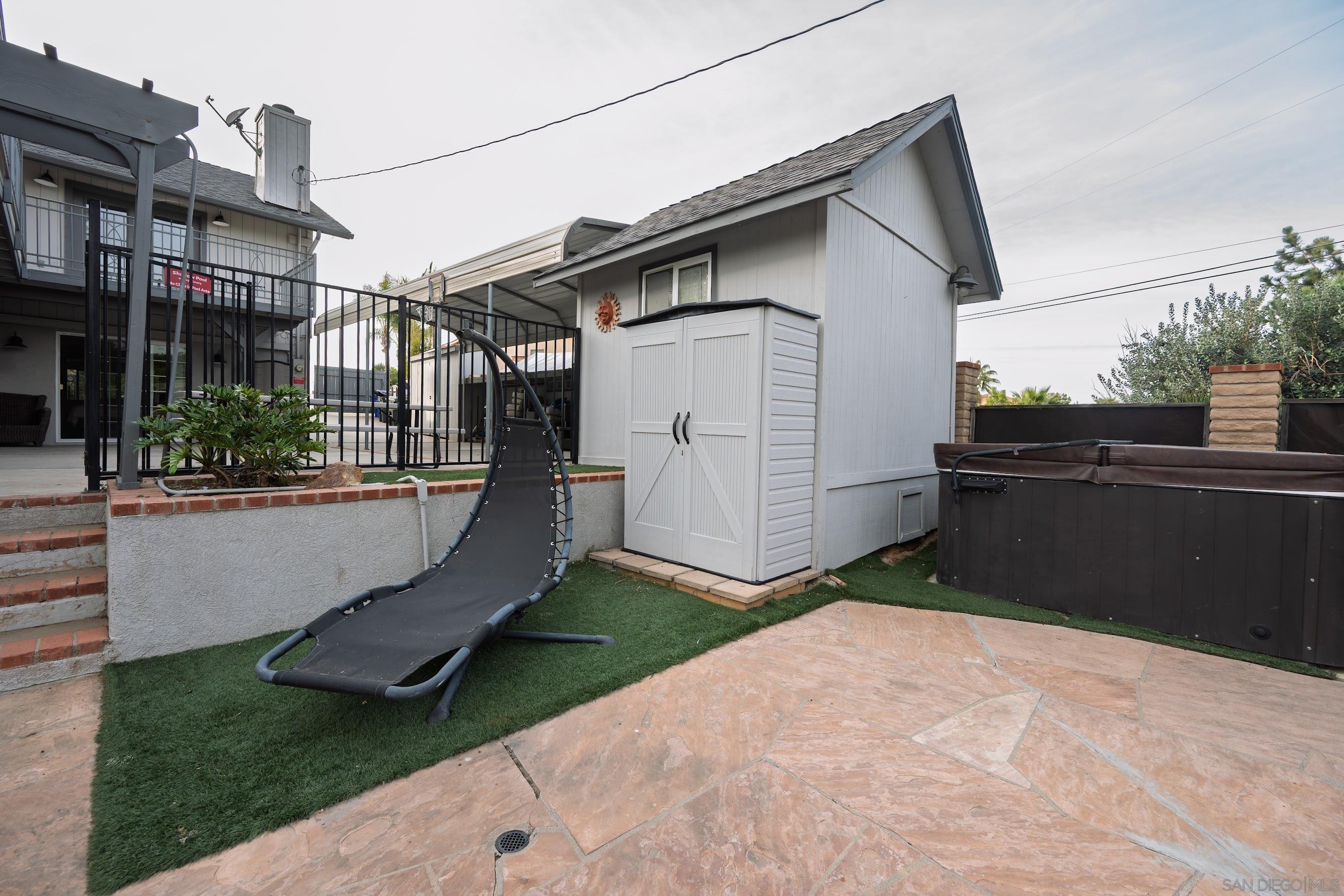 Detail Gallery Image 43 of 51 For 444  Avalon Dr., Vista,  CA 92084 - 6 Beds | 4 Baths