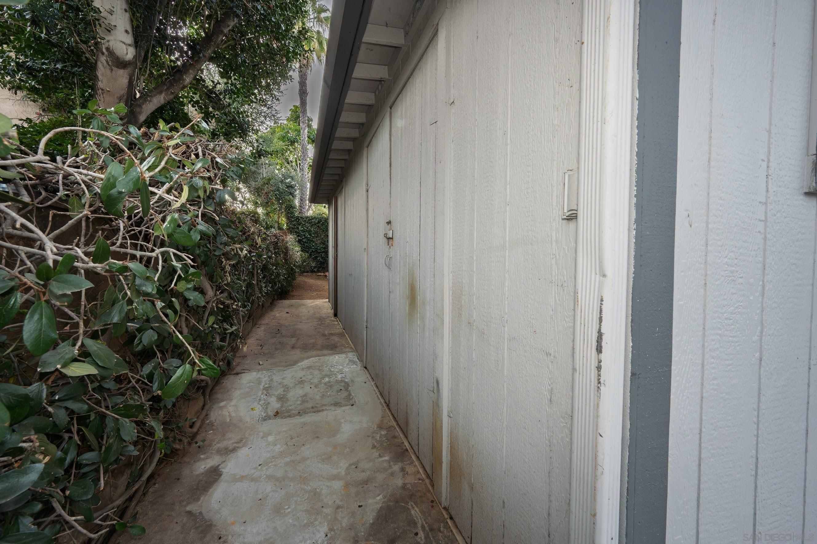 Detail Gallery Image 49 of 51 For 444  Avalon Dr., Vista,  CA 92084 - 6 Beds | 4 Baths