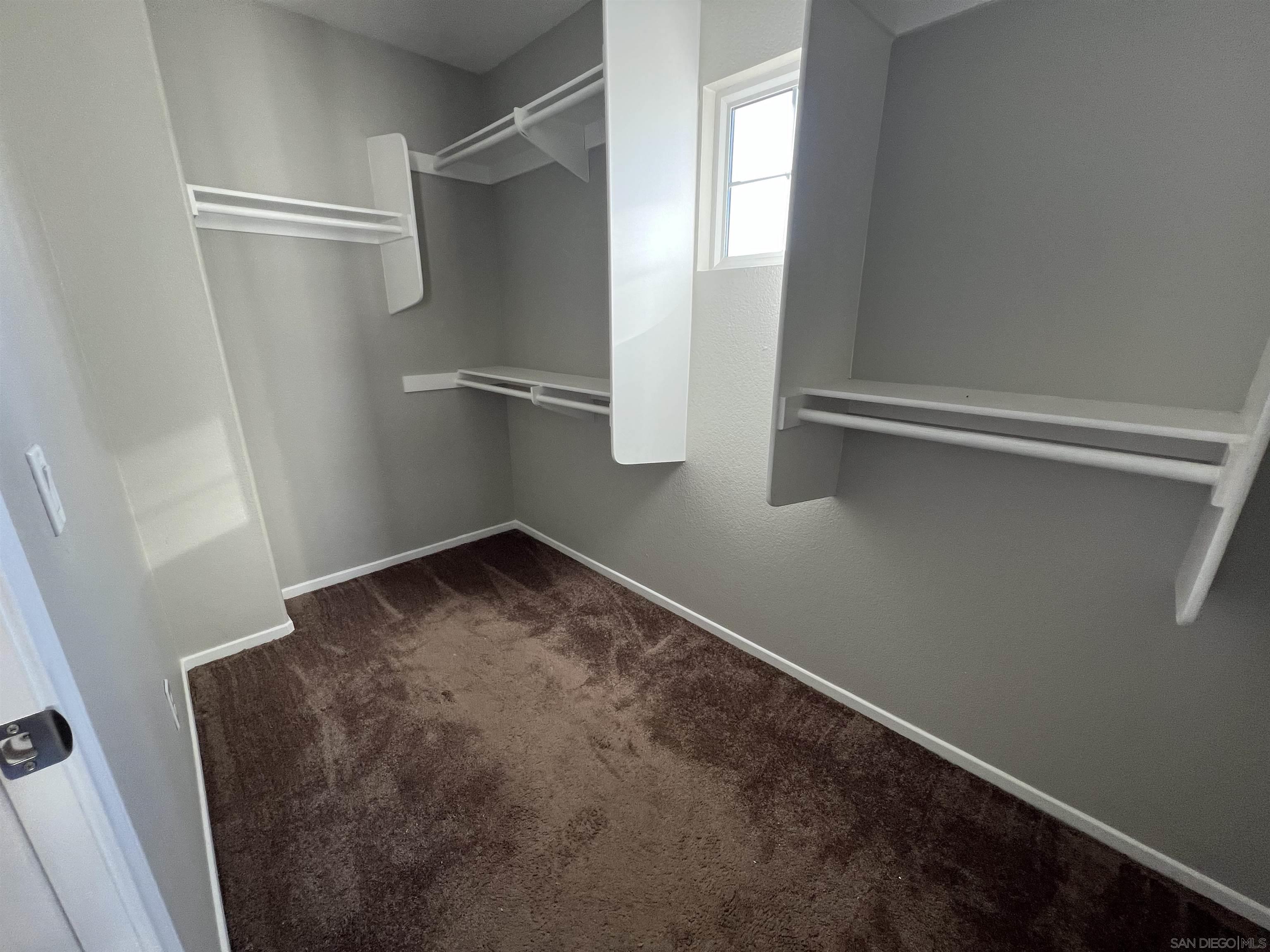 Detail Gallery Image 8 of 29 For 1454  Marble Canyon Way, Chula Vista,  CA 91915 - 5 Beds | 3/1 Baths